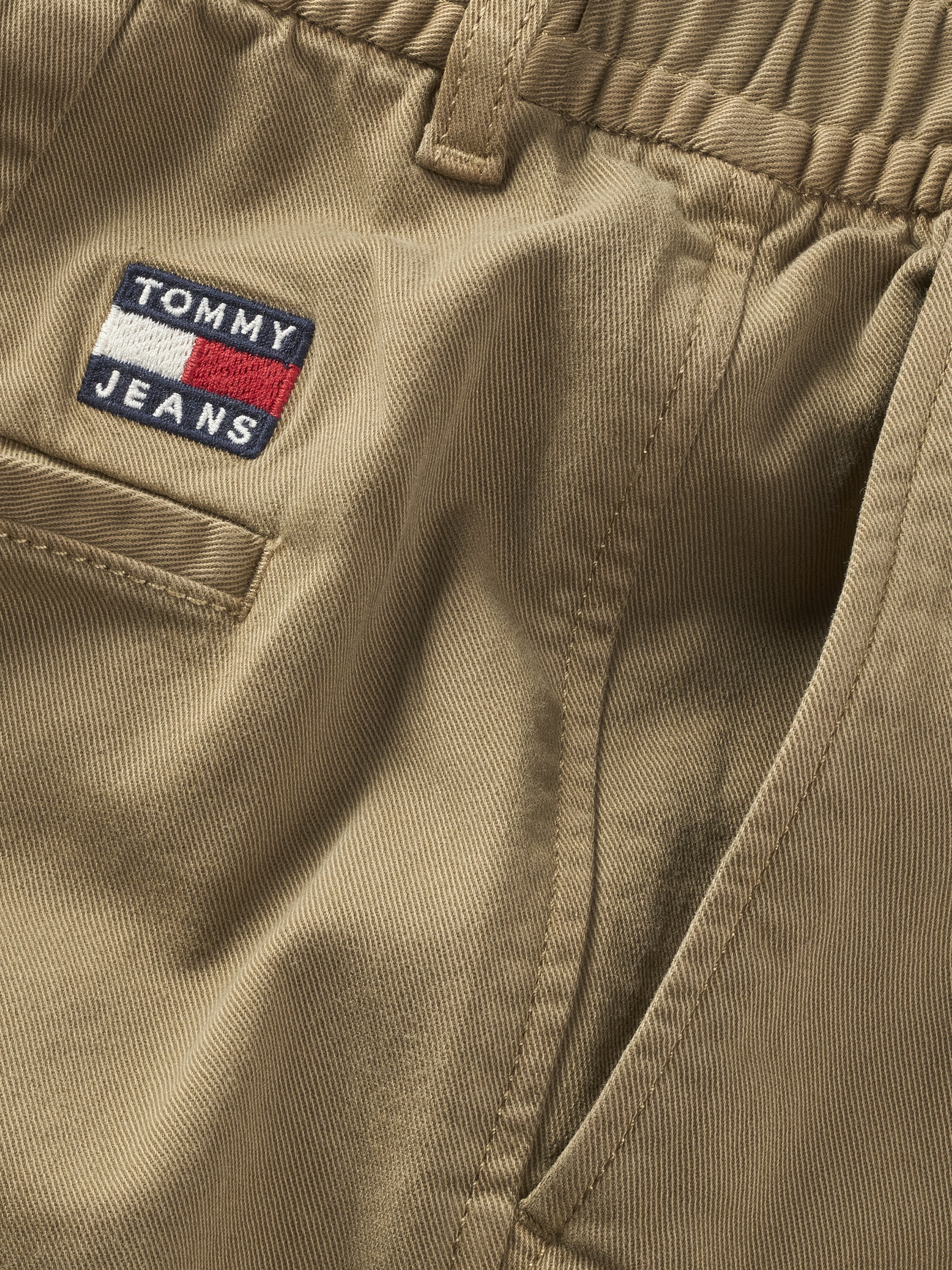 Tommy Jeans Chinohose »TJM CASUAL ELASTICATED PANT«, mit Bundfalten