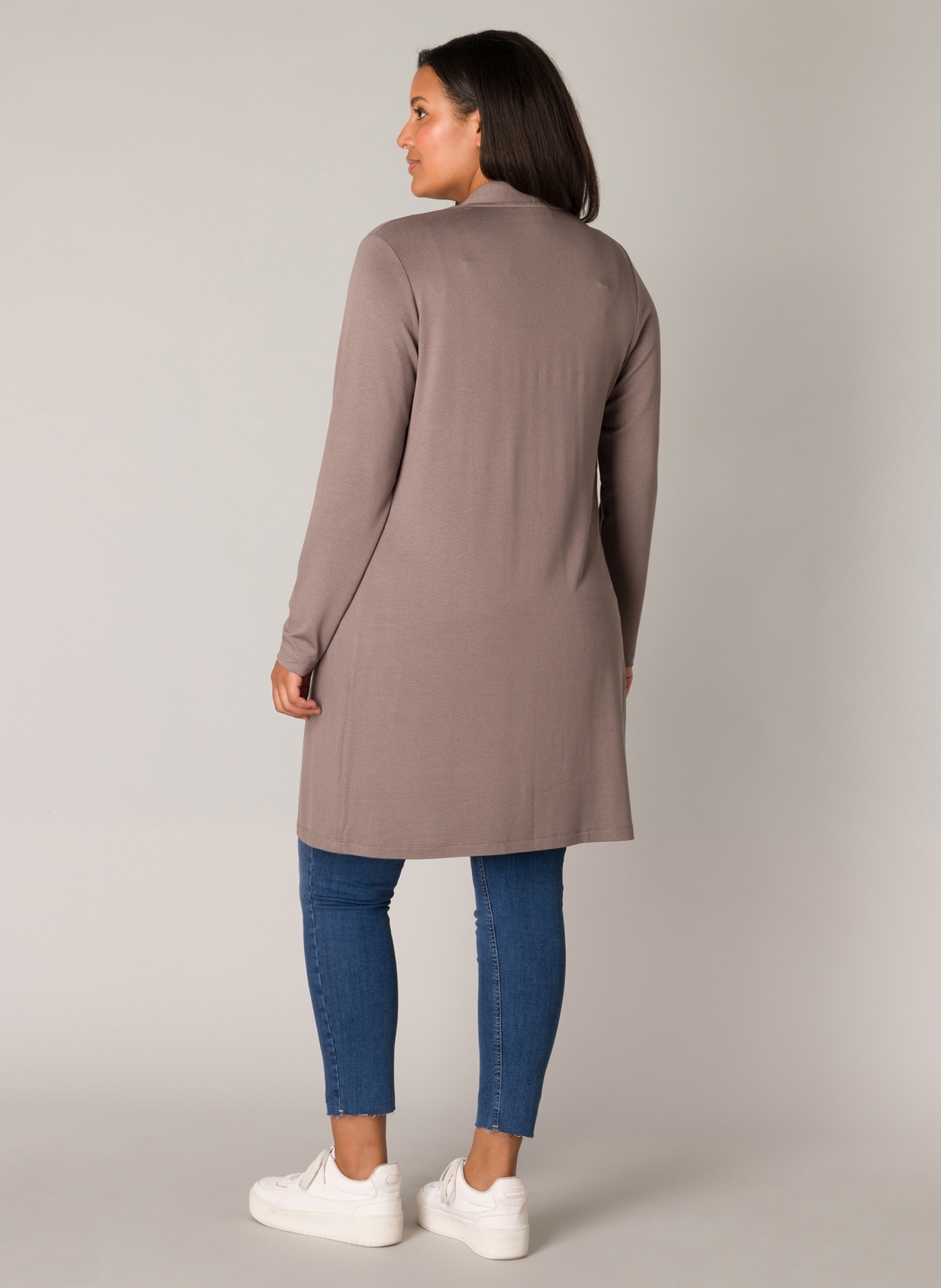 Base Level Curvy Strickjacke, in melierter Optik