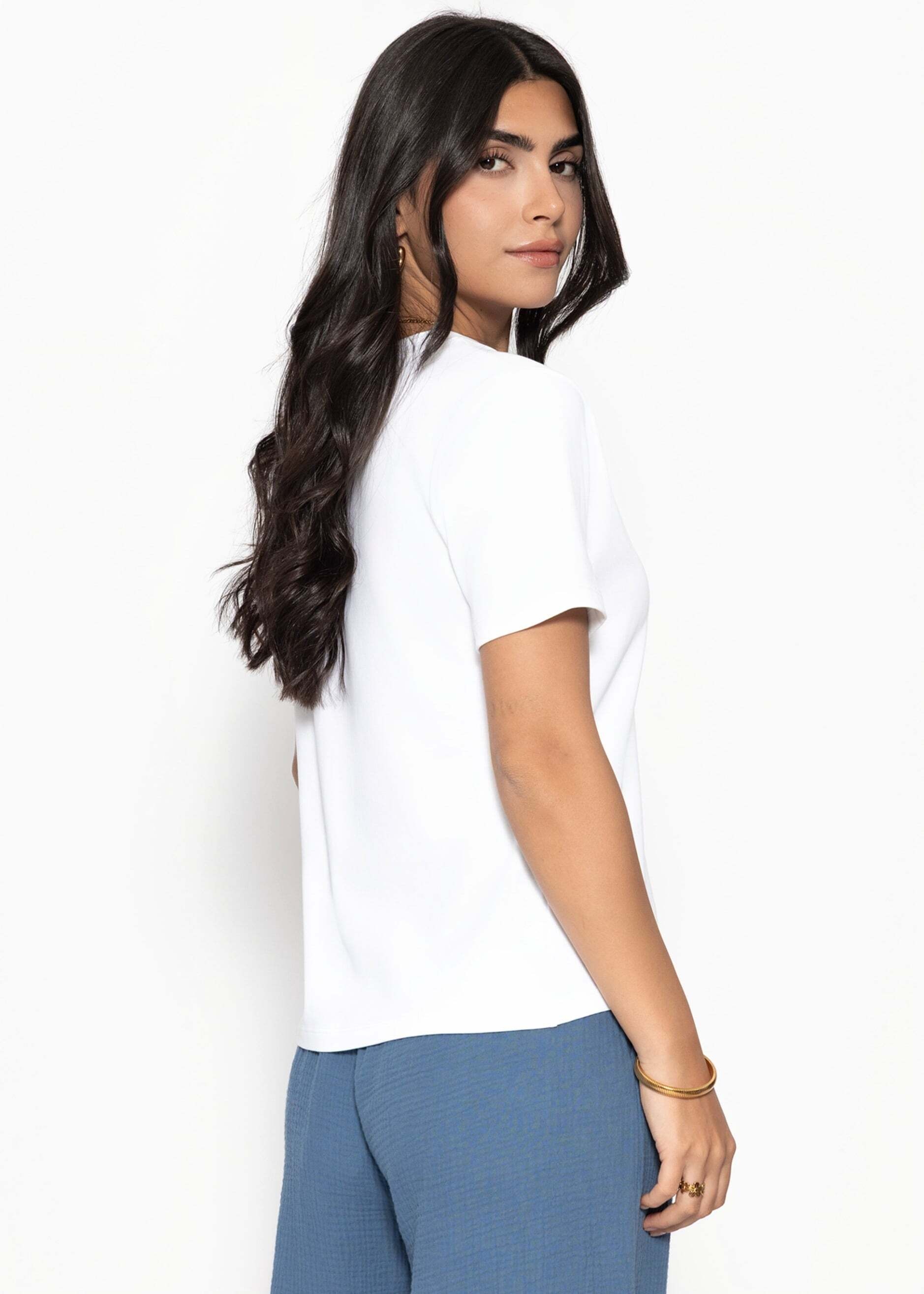 SASSYCLASSY T-Shirt »T-Shirt mit V-Ausschnitt« Schlichtes Top aus Baumwolle in geradem Schnitt