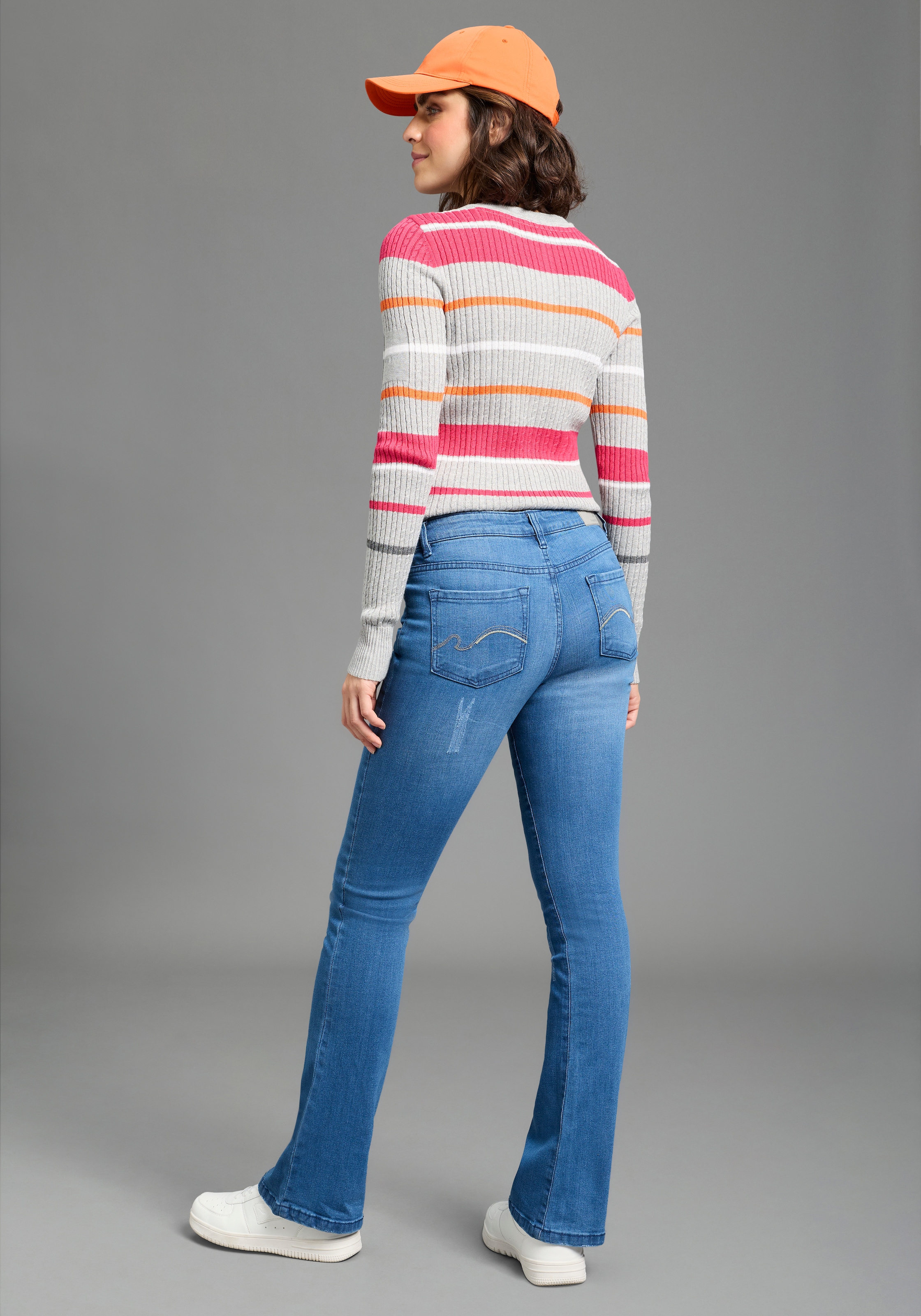 KangaROOS 5-Pocket-Jeans ausgestellte Beinform,  Used-Waschung,  normale Leibhöhe