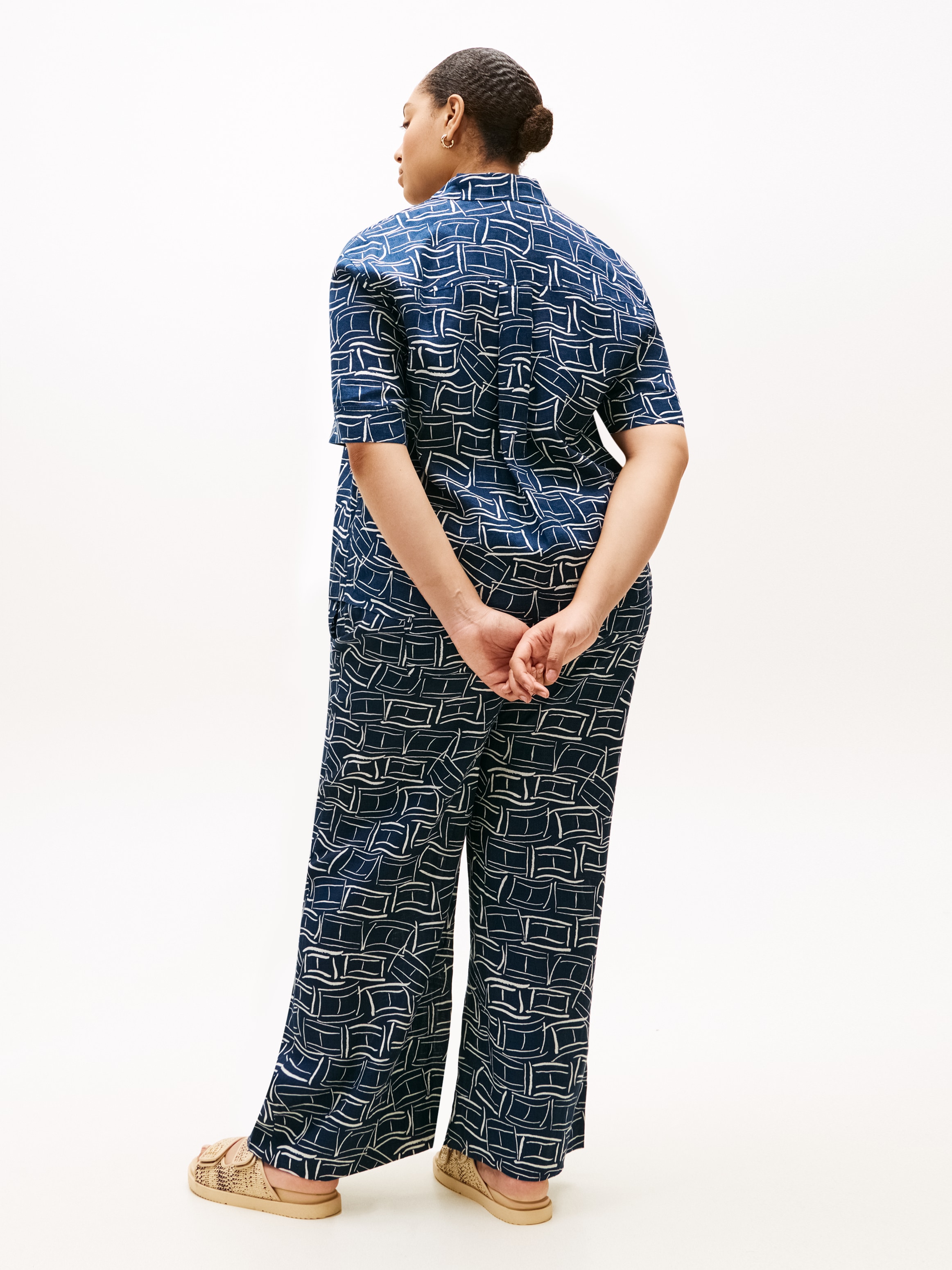 Tommy Hilfiger Curve Kurzarmshirt »CRV ESS LINEN SHIRT WITH SS« in großen Größen