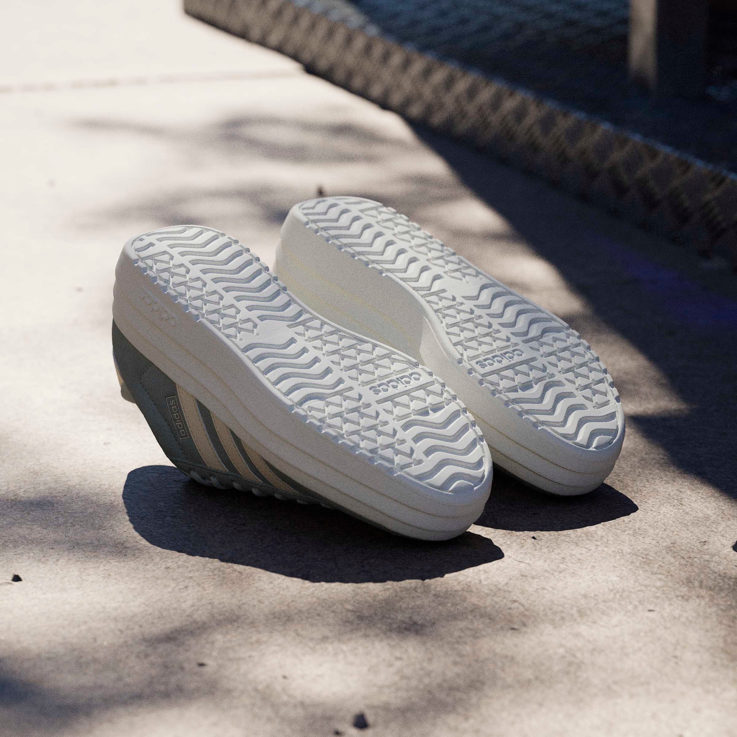 adidas Sportswear Plateausneaker »VL COURT BOLD«  inspiriert vom Design des adidas gazelle bold