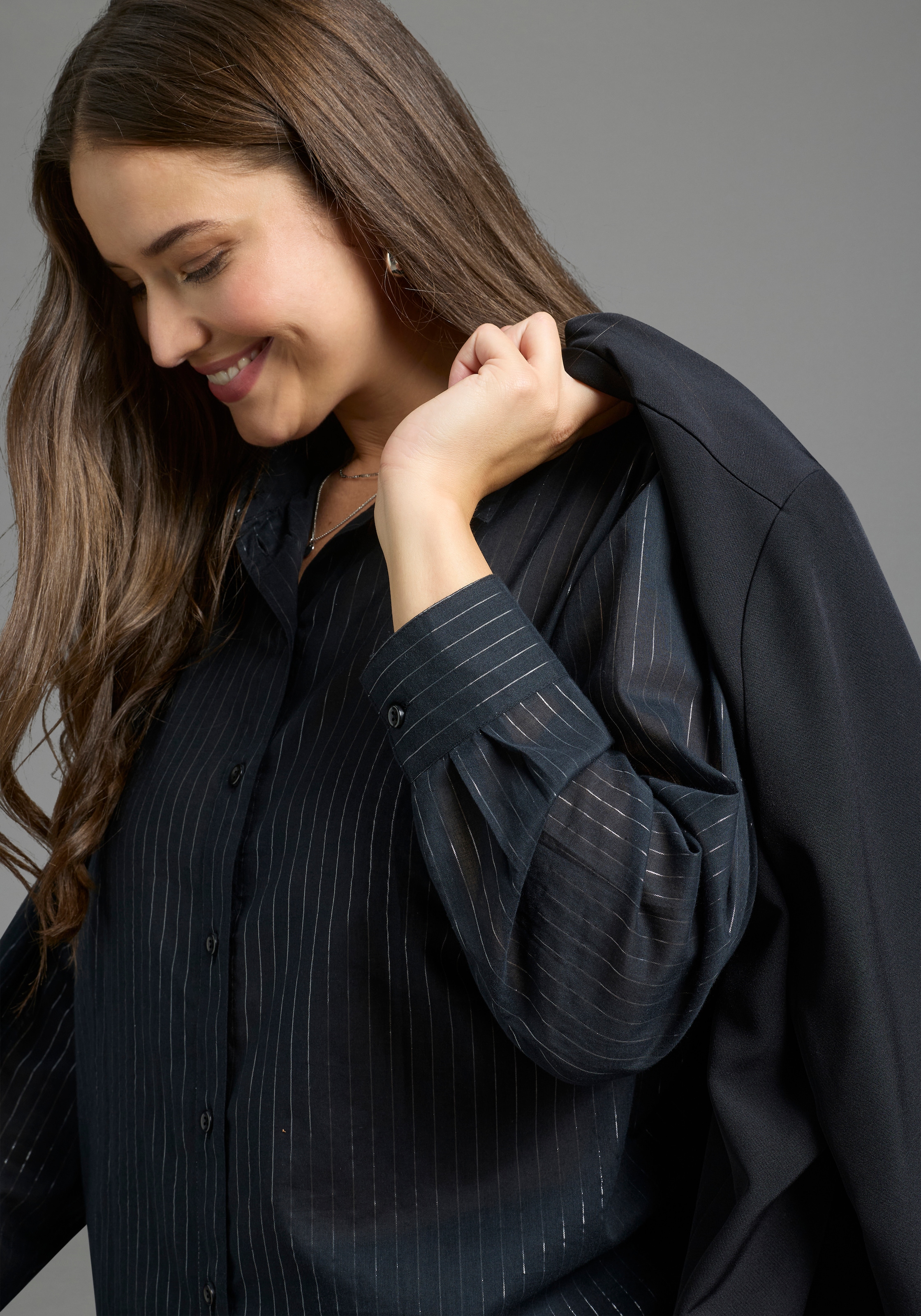 Laura Scott CURVE Klassische Bluse »Große Größen« femininer Stil, aus Baumwolle, mit feinem Nadelstreifenmuster
