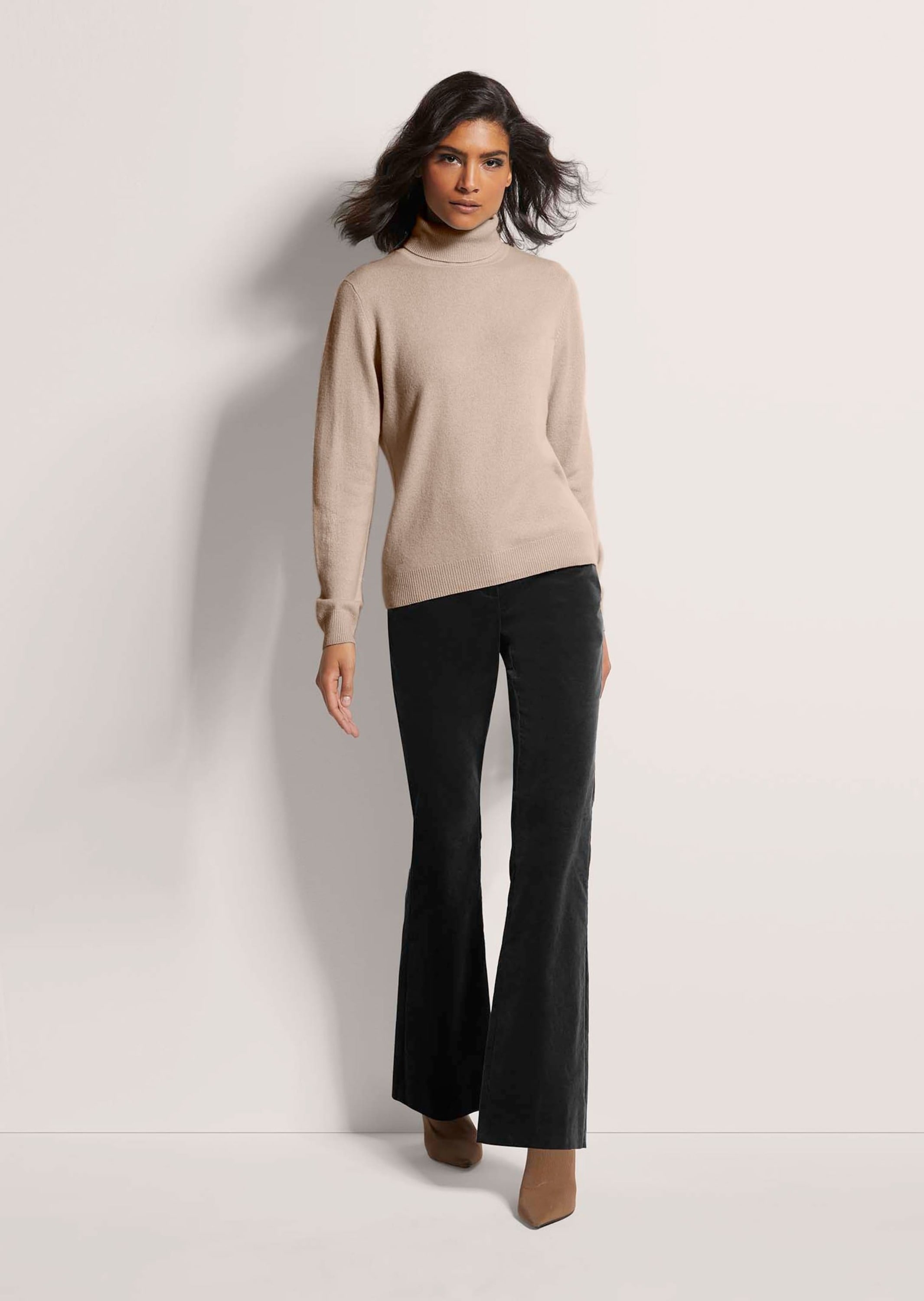 MADELEINE Longpullover »Kaschmirpullover Zeitloser Strickpullover mit geripptem Rollkragen«