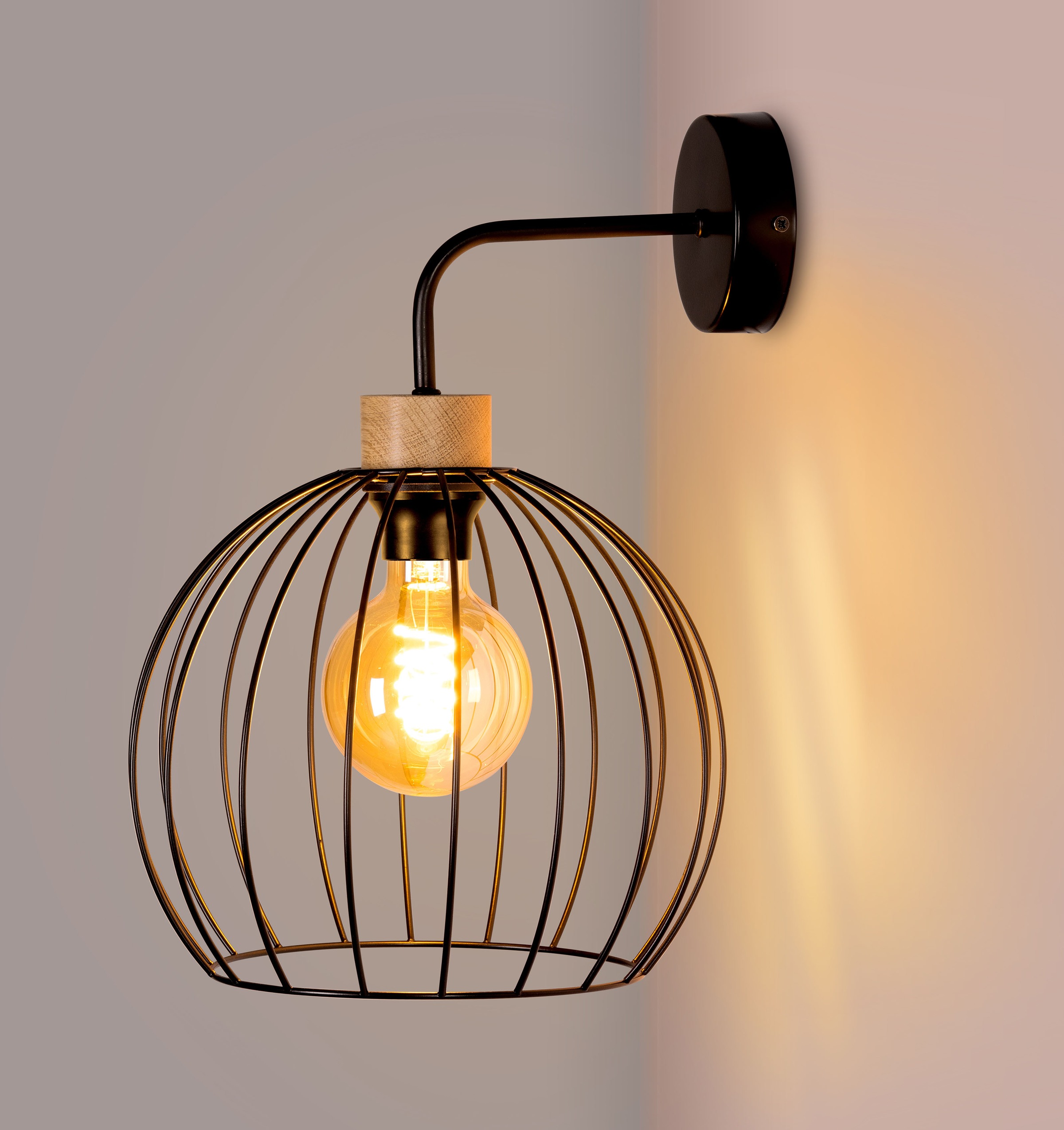 BRITOP LIGHTING Wandleuchte »Coop«, 1 flammig, Leuchtmittel E27 | ohne Leuchtmittel-Leuchtmittel wechselbar, Dekorative Leuchte aus Metall mit Elementen aus Eichenholz