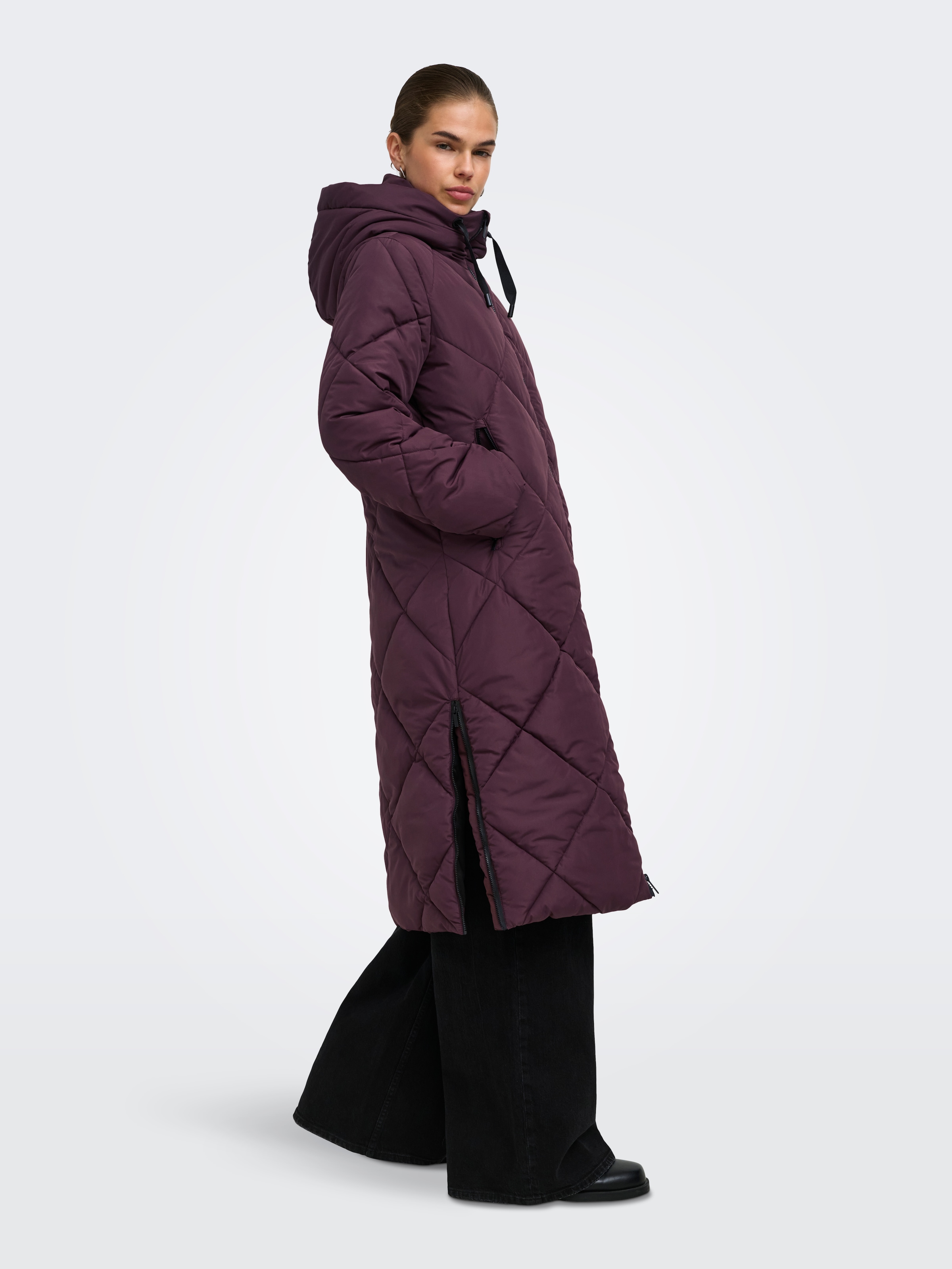 ONLY Steppmantel »ONLMAGGI LONG HOOD PUFFER CC OTW« Kunstfaser