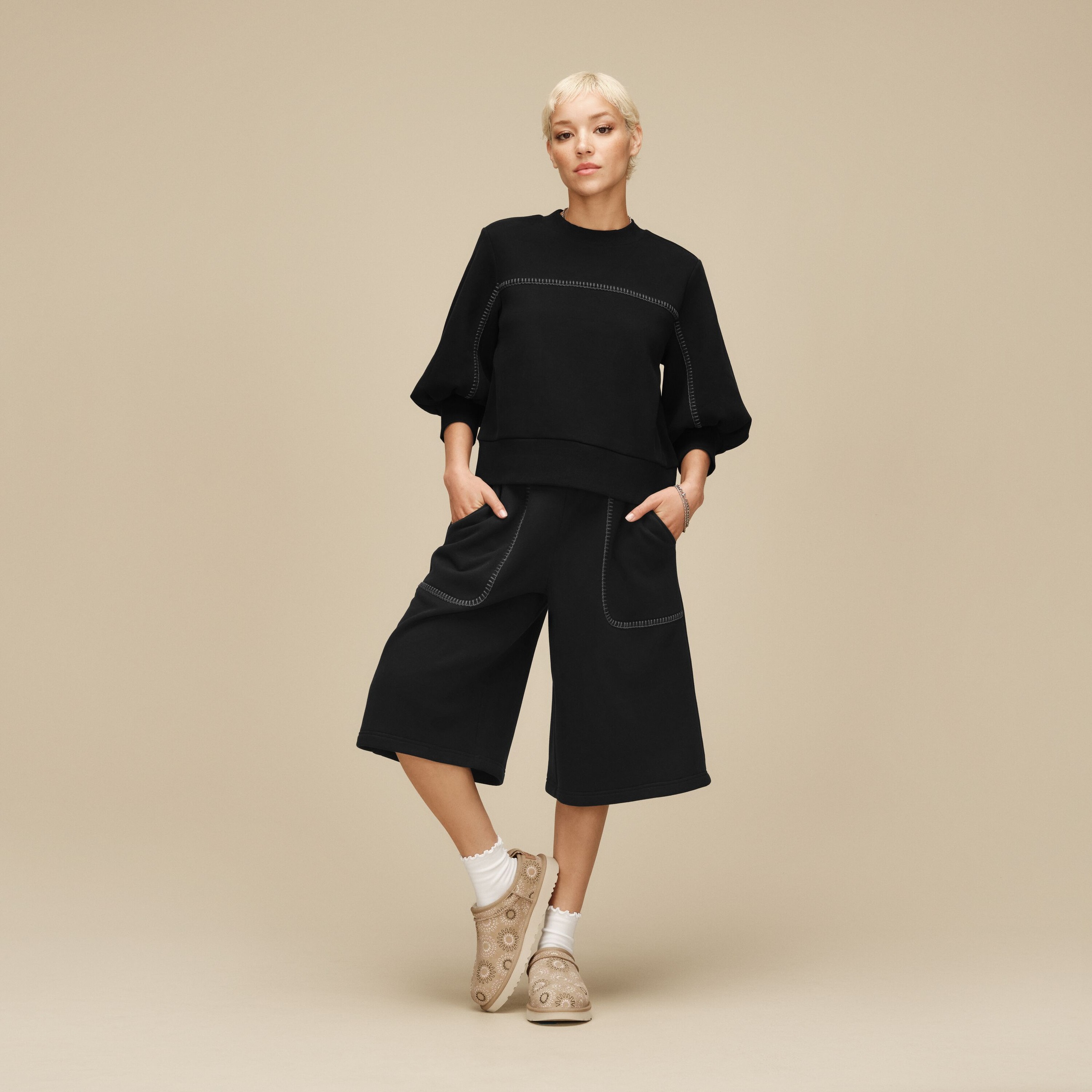 UGG Clog »CLASSIC MICRO SUN STITCH«  Boots, Clog mit Anziehlasche