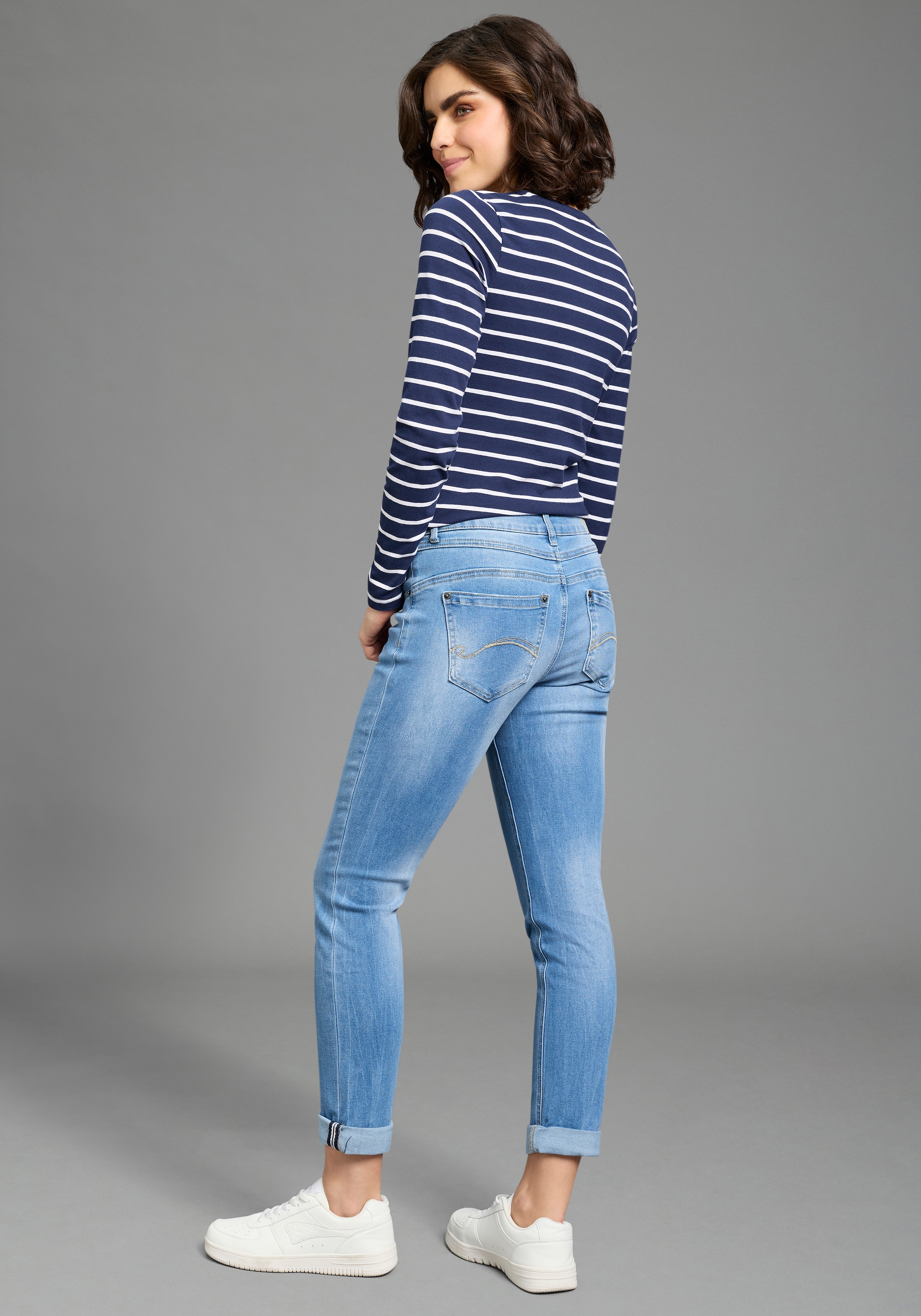 KangaROOS Relax-fit-Jeans »RELAX-FIT HIGH WAIST« knöchelfreie Schnittform,  krempelbare Beinabschlüsse