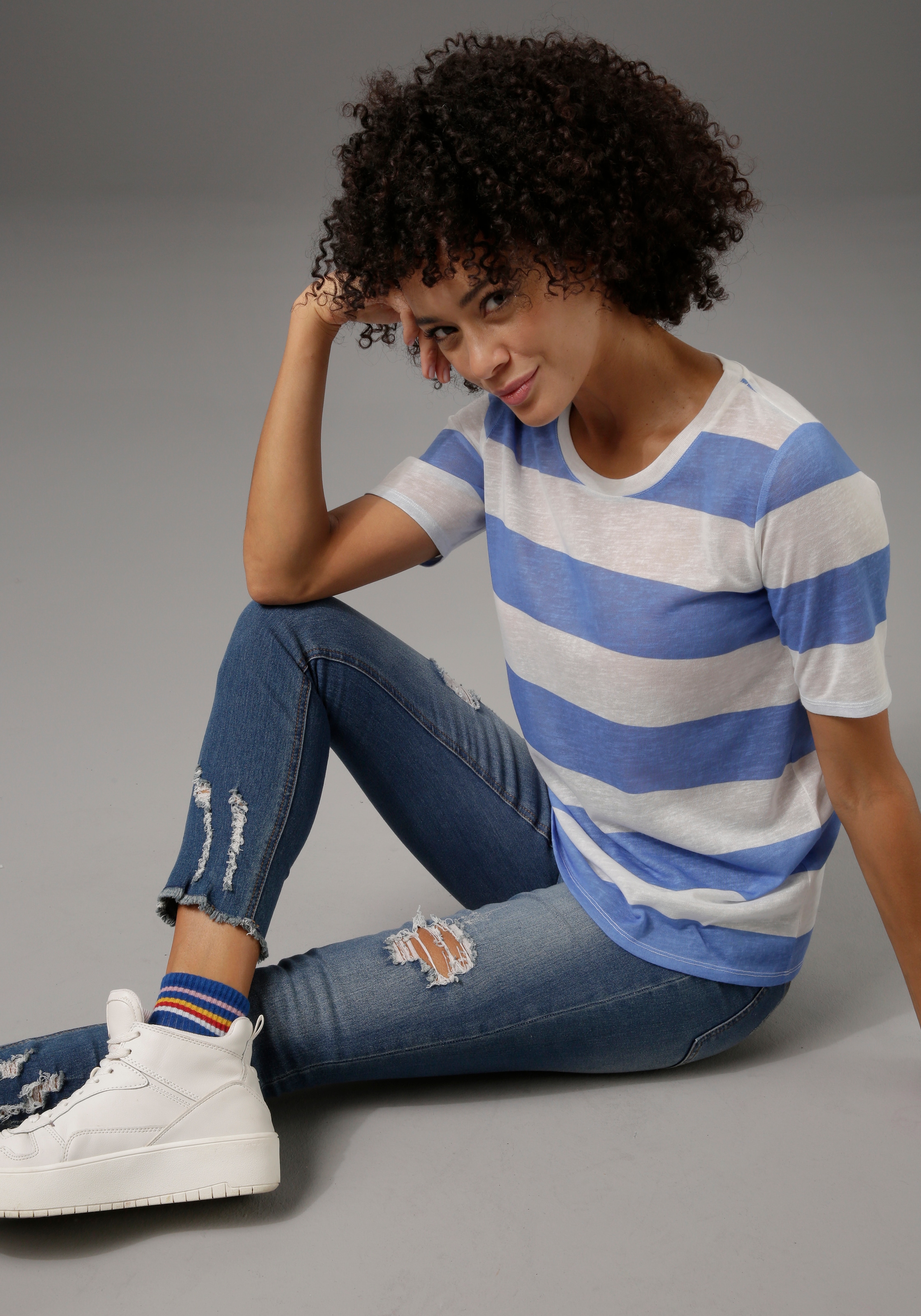 Online im Skinny-fit-Jeans, Aniston mit OTTO kaufen Shop Destroyed-Effekt CASUAL