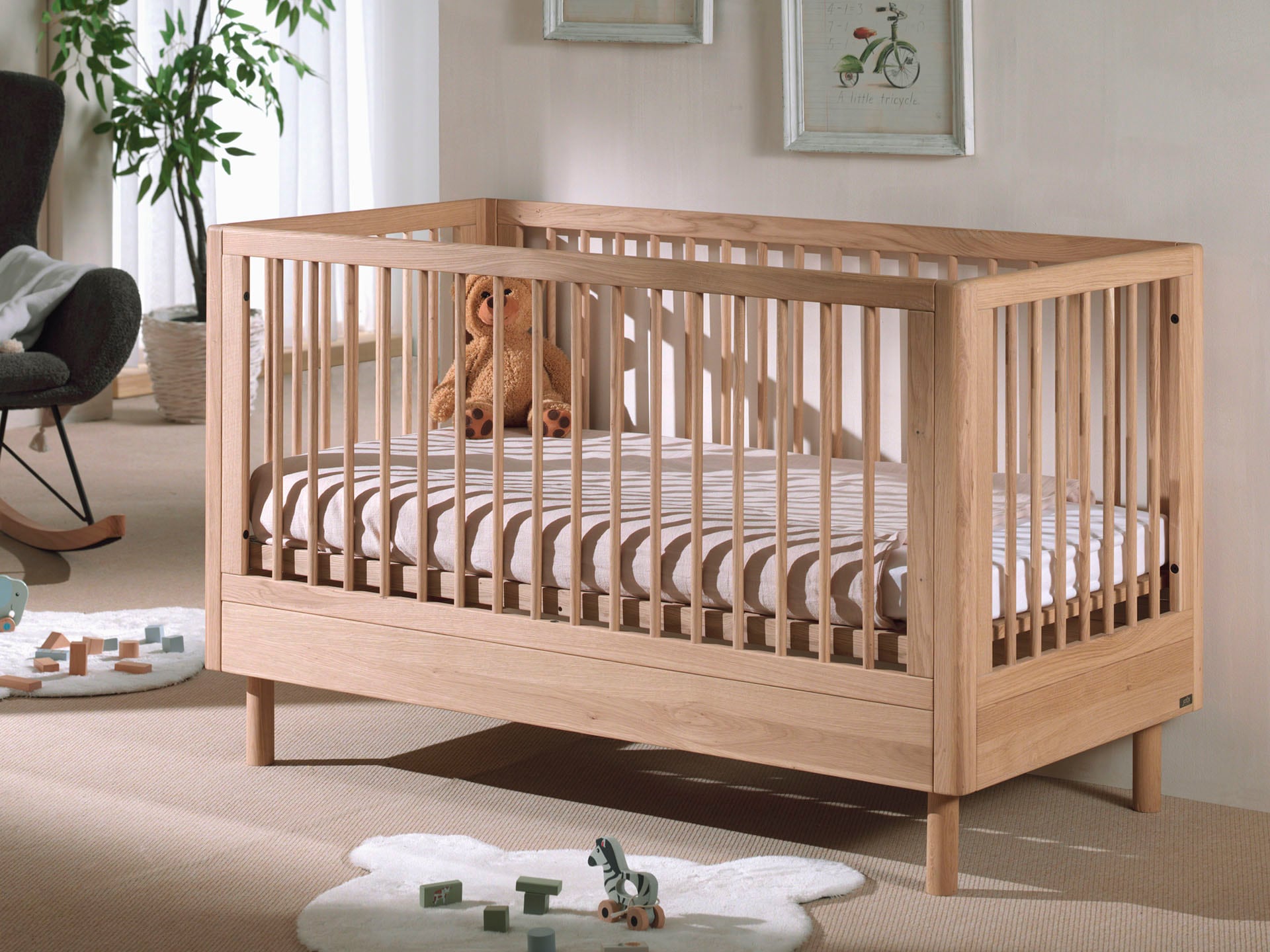 Home affaire Babybett »hochwertig, stabil gebaut, Made in Europe, Oberfläche geölt lt. EN71-3«, 70/140 cm, mit Schlupfsprossen und Lattenrost, höhenverstellbar