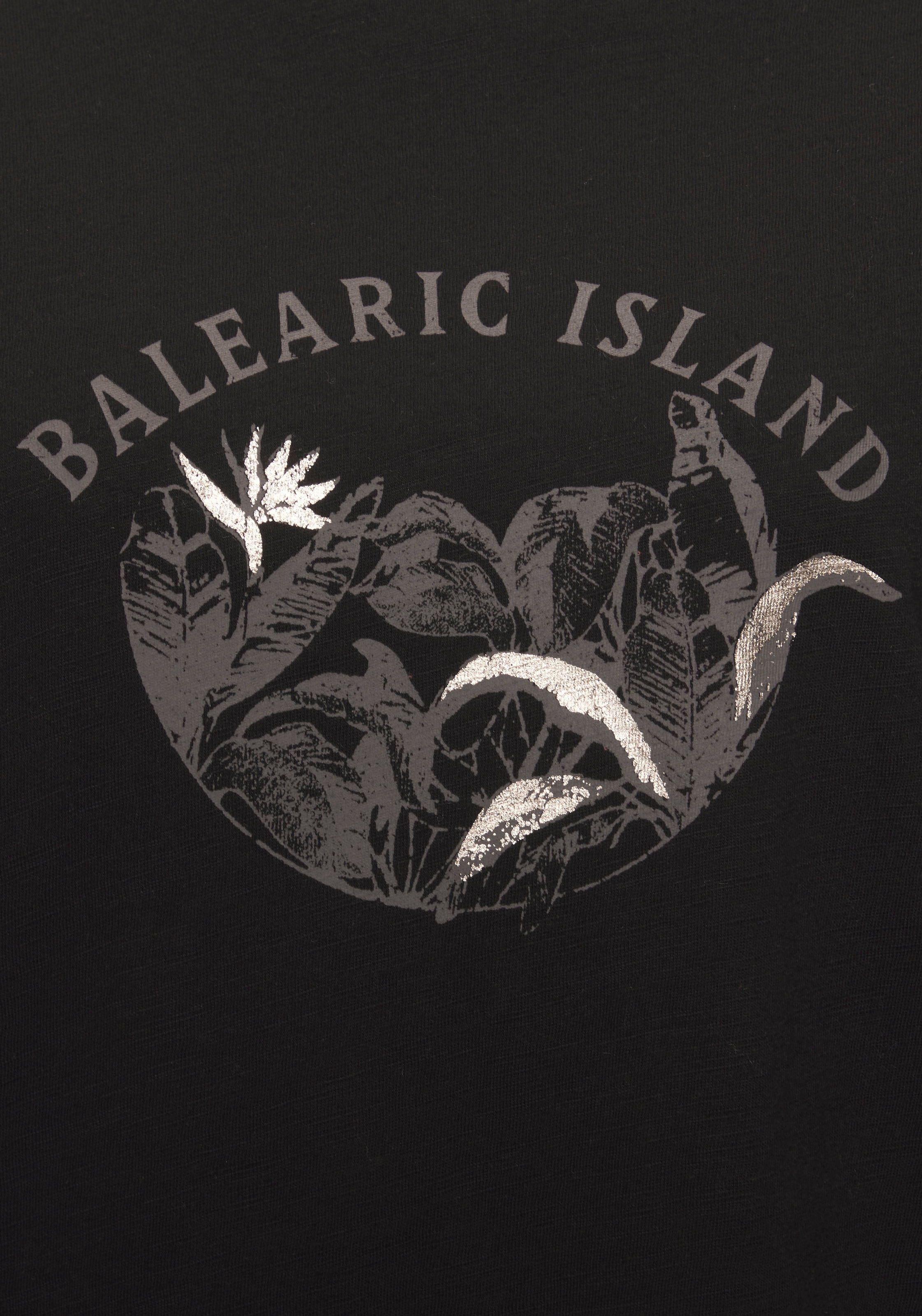 Vivance T-Shirt »mit schimmerndem Frontprint«, aus weicher Baumwoll-Qualität
