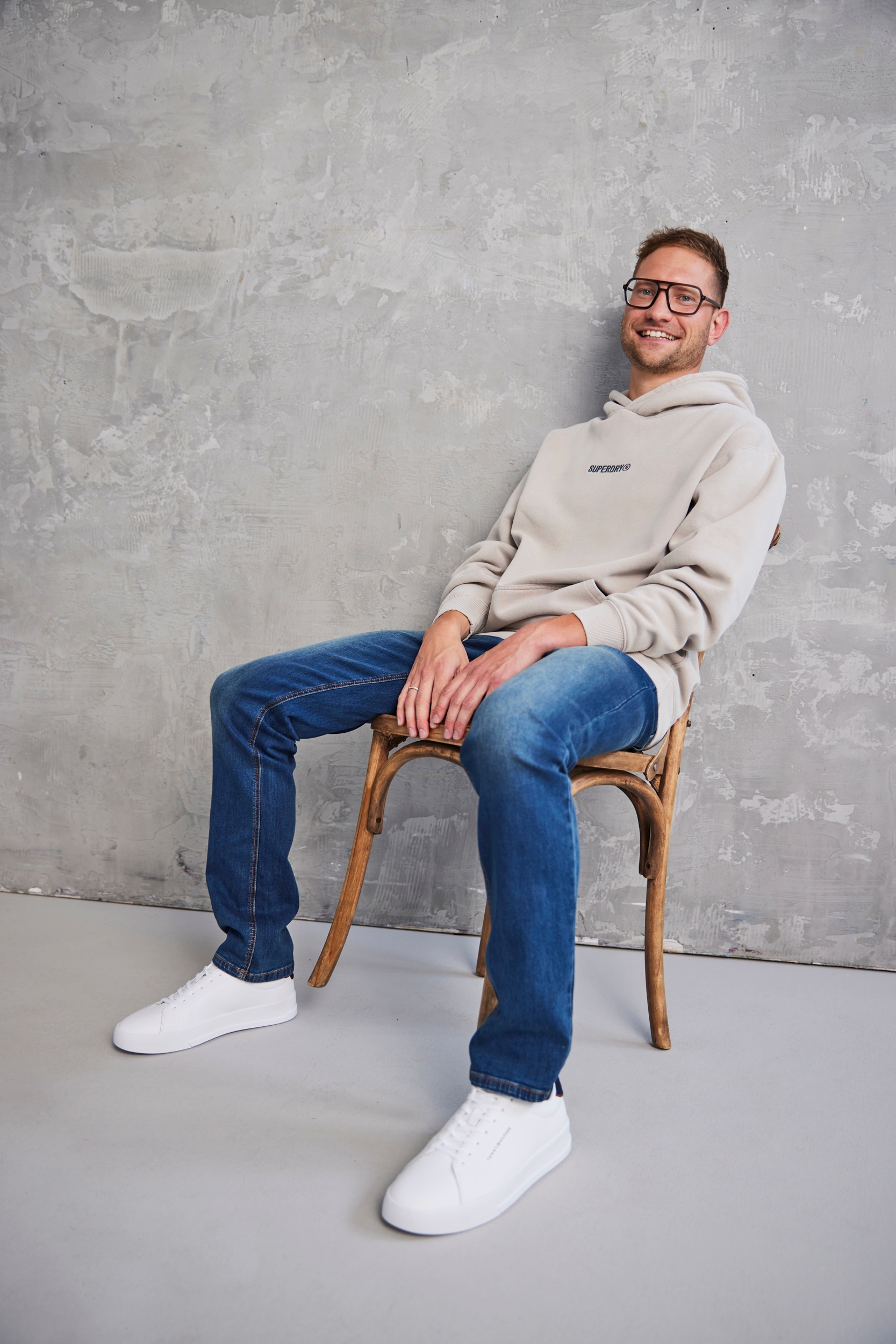 Bruno Banani Straight-Jeans »Hutch«, gerade Beinform, teilweise mit modischen Destroyed-Effekten