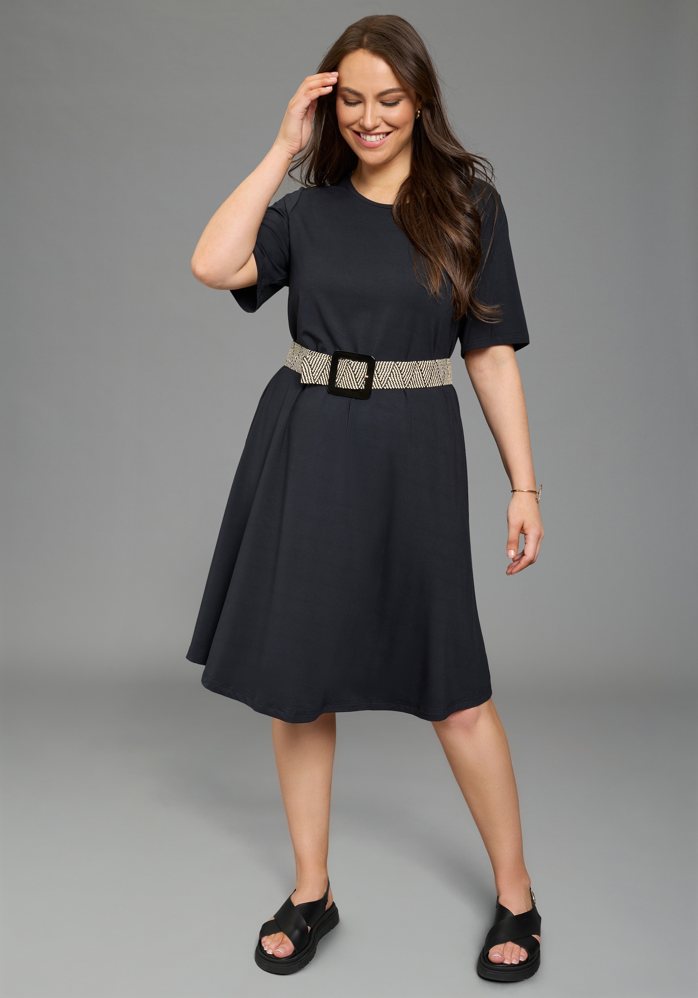 Laura Scott CURVE Jerseykleid aus Single Jersey, elastische Viskosemischung, knielange A-Linie