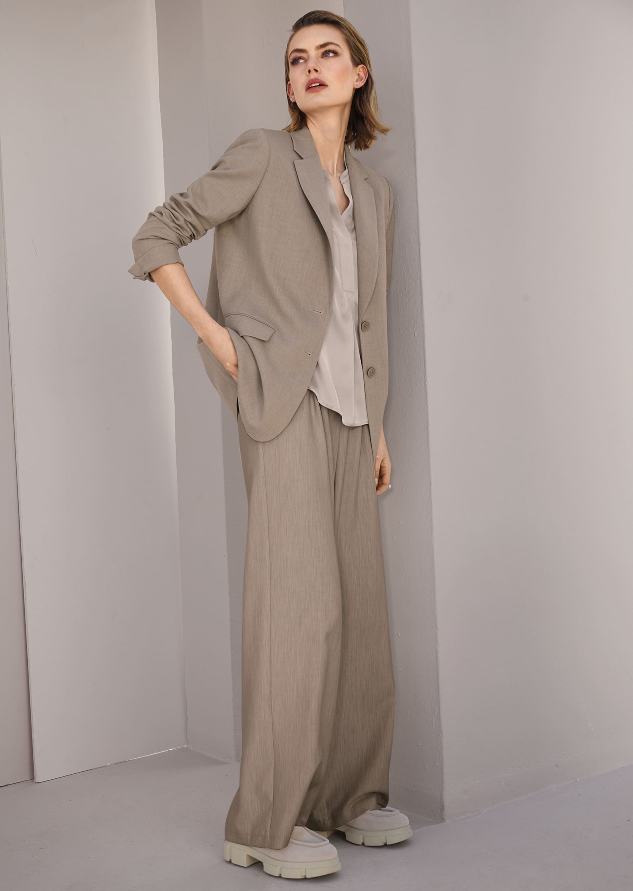 MADELEINE Bügelfaltenhose »Palazzohose Elegante Stretchhose mit Bügelfalten«