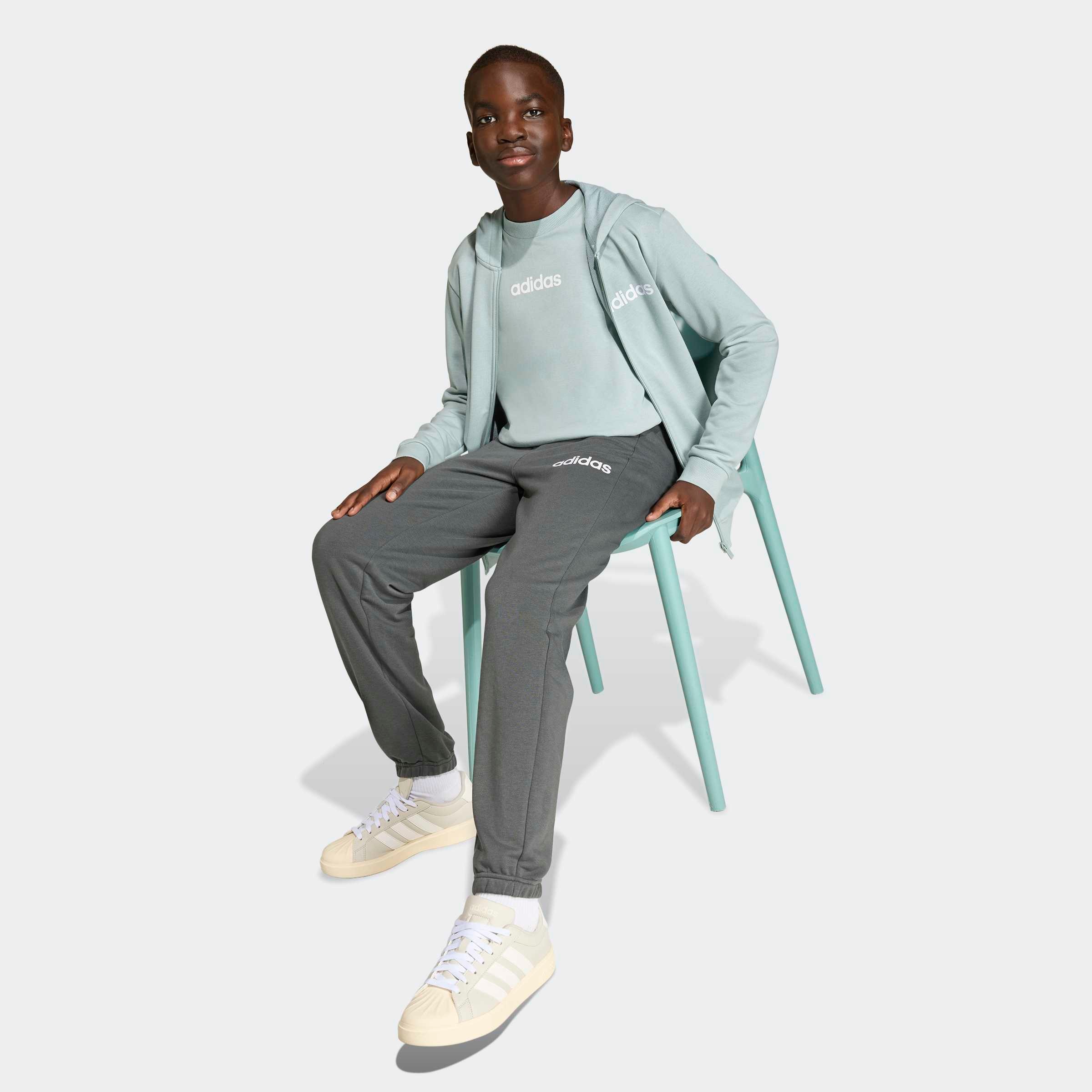 adidas Sportswear Trainingsanzug »ESSENTIALS KINDER« 2 tlg. zweiteilig, aus Baumwolle und Polyester, weiches French Terry