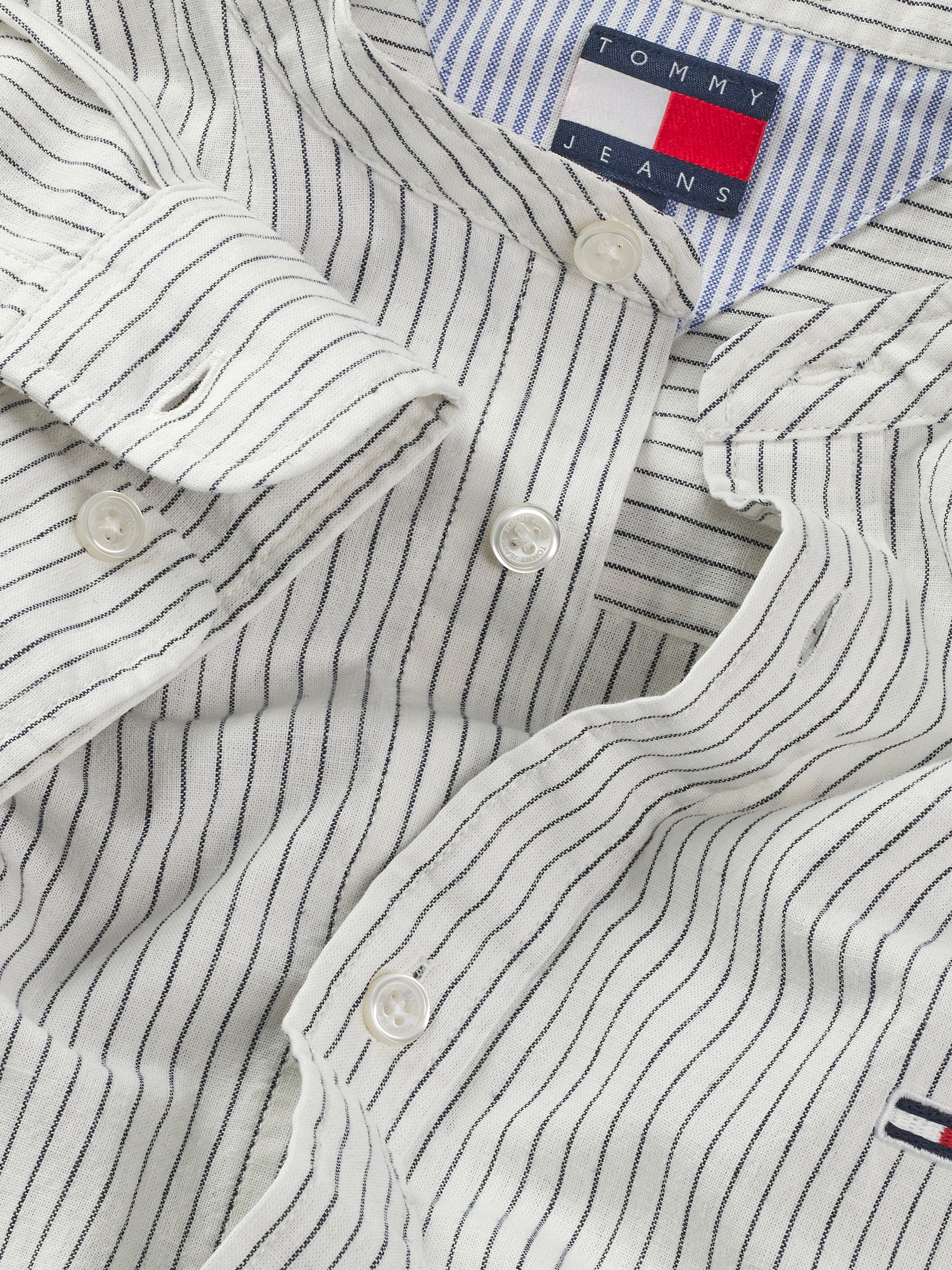 Tommy Jeans Langarmhemd »TJM LINEN MIX BND STP SHRT EXT«, Mit Rundhalsausschnitt