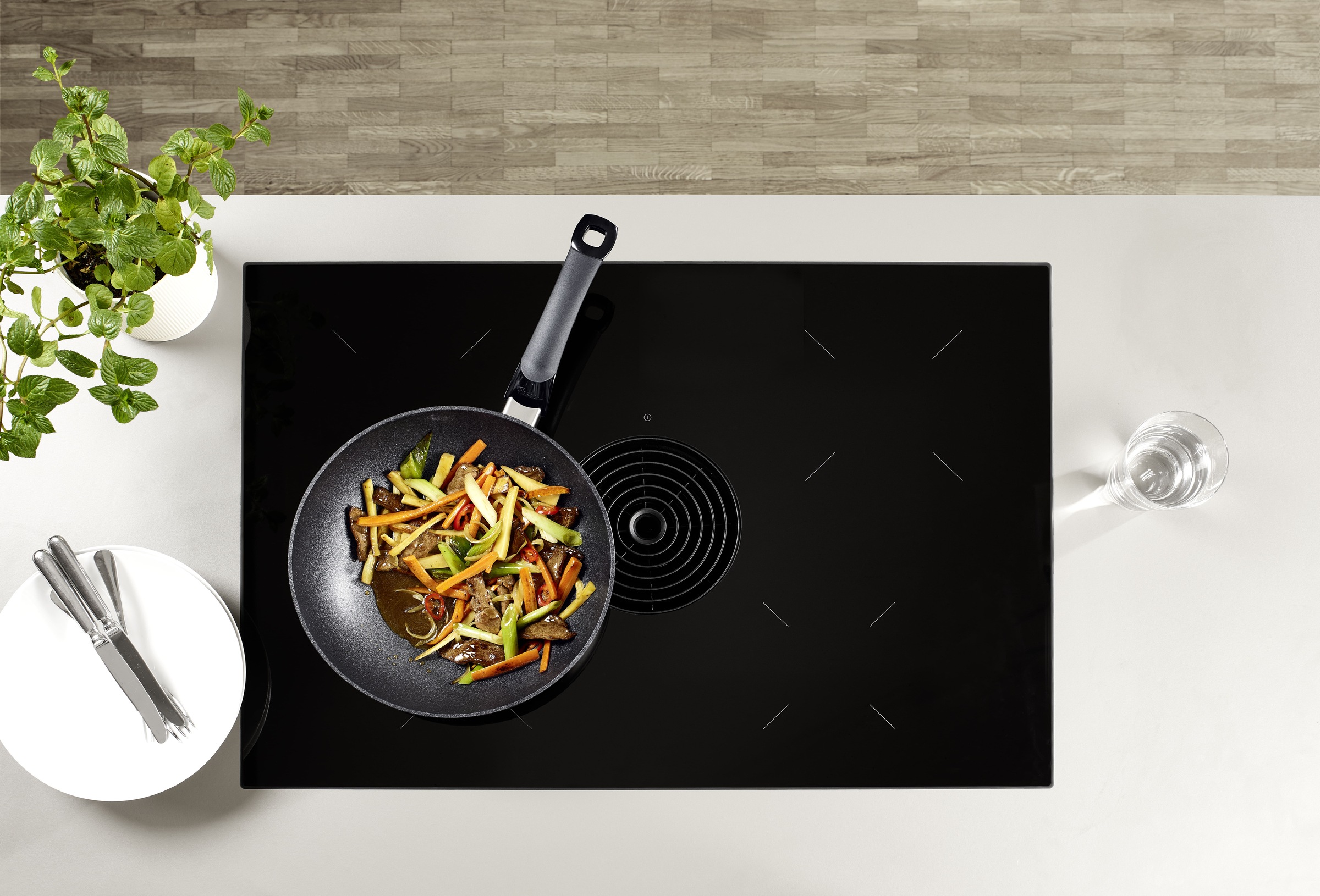 Fissler Wok »Adamant®« Aluminium 1 Stk. tlg. kratzfest, Made in Germany