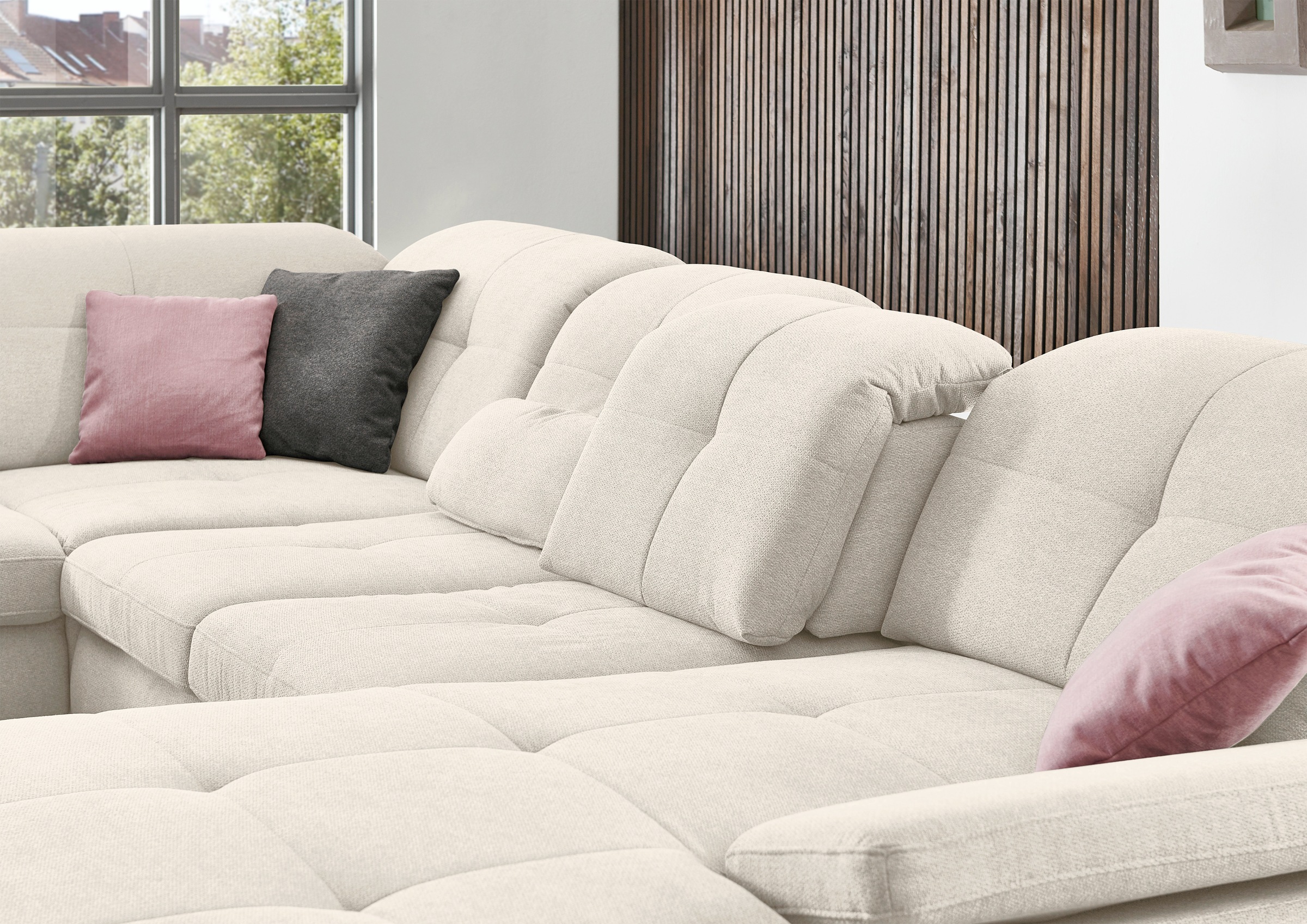 Die PlanBar Ecksofa »MP-IN16012 L-Form, mit Kaltschaum-Polsterung« inkl. Sitztiefenverstellung wahlweise mit weiteren Funktionen