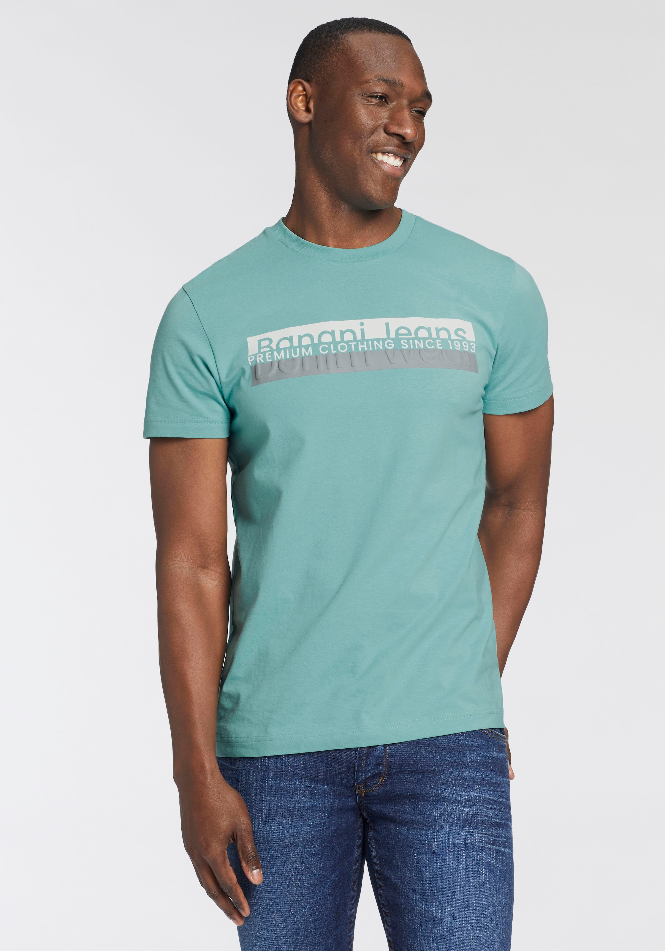 Bruno Banani T-Shirt, mit modischem Frontprint