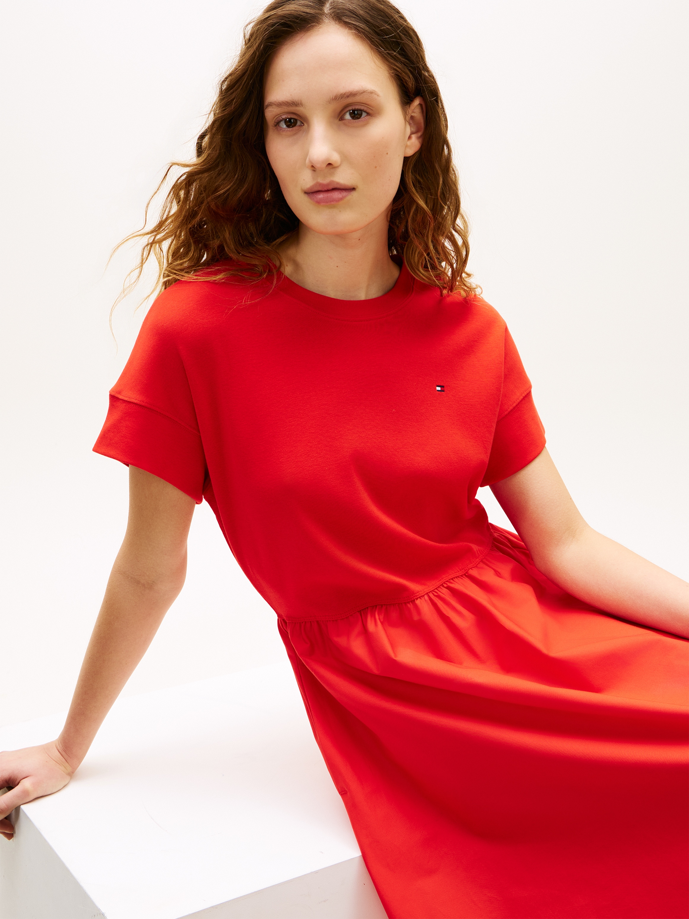 Tommy Hilfiger A-Linien-Kleid »CODY MIX MEDIA C-NK MIDI DRESS« Eingrifftaschen in Midi-Länge, Rundhals, Regular Fit