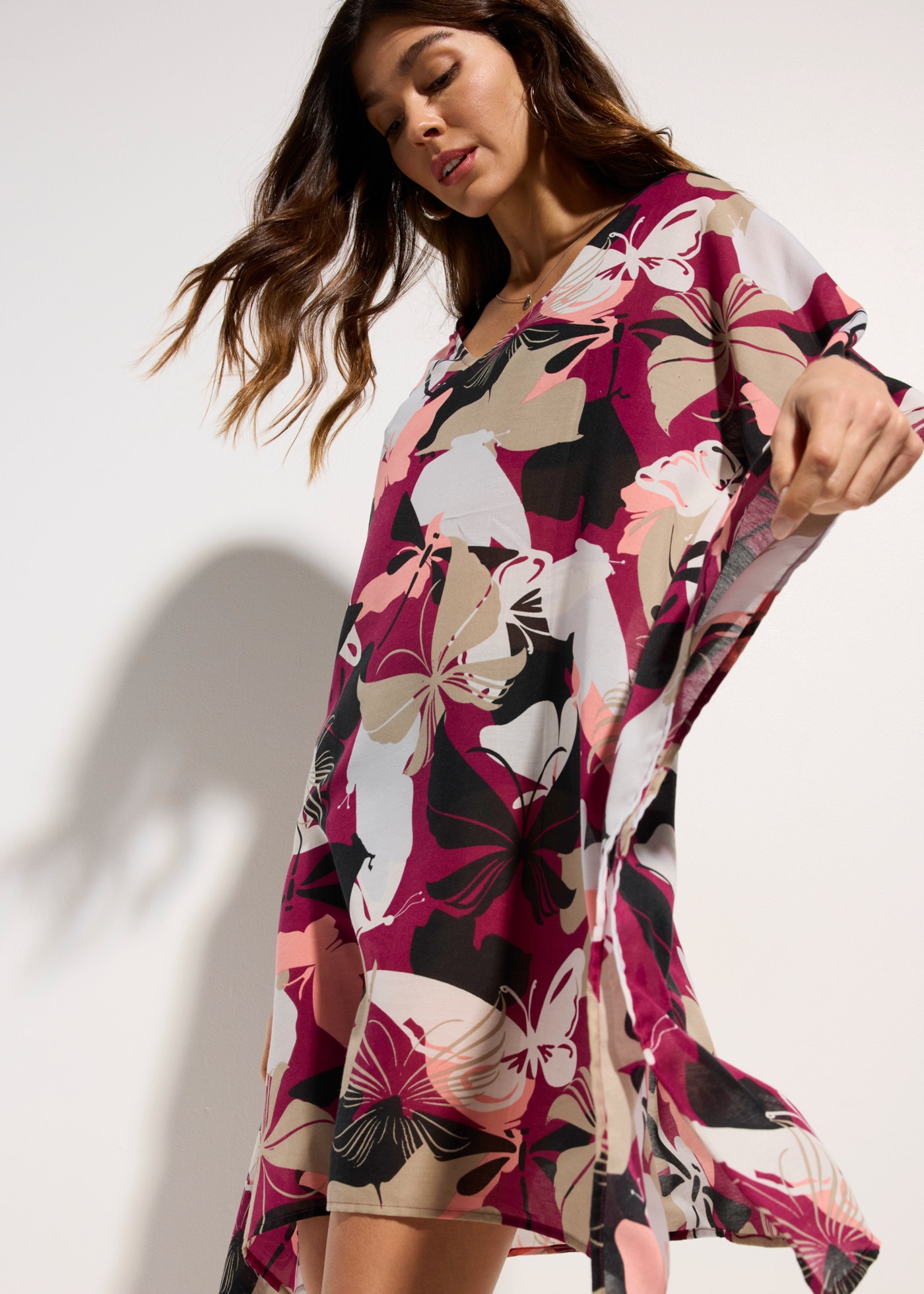 bonprix Tunikakleid Oversize-Passform, Kurzarm-Design, aus Polyester, mit Druck