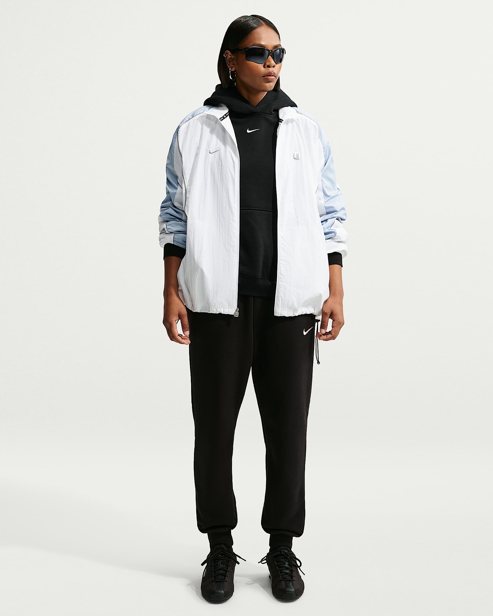 Nike Sportswear Kapuzensweatshirt »W NK STDO FLC MW OS PO HDY«, mit Kängurutasche, aus angerauter Sweatware, in normaler Länge
