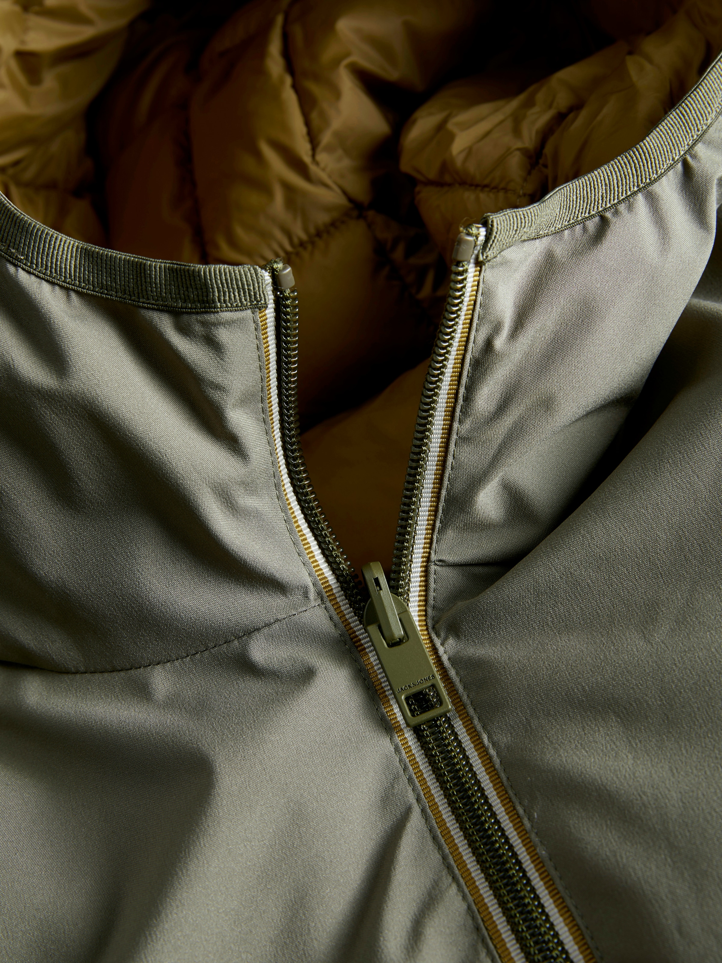 Jack & Jones Outdoorjacke »JJEBROOK REVERSIBLE JACKET SN«, mit Kapuze