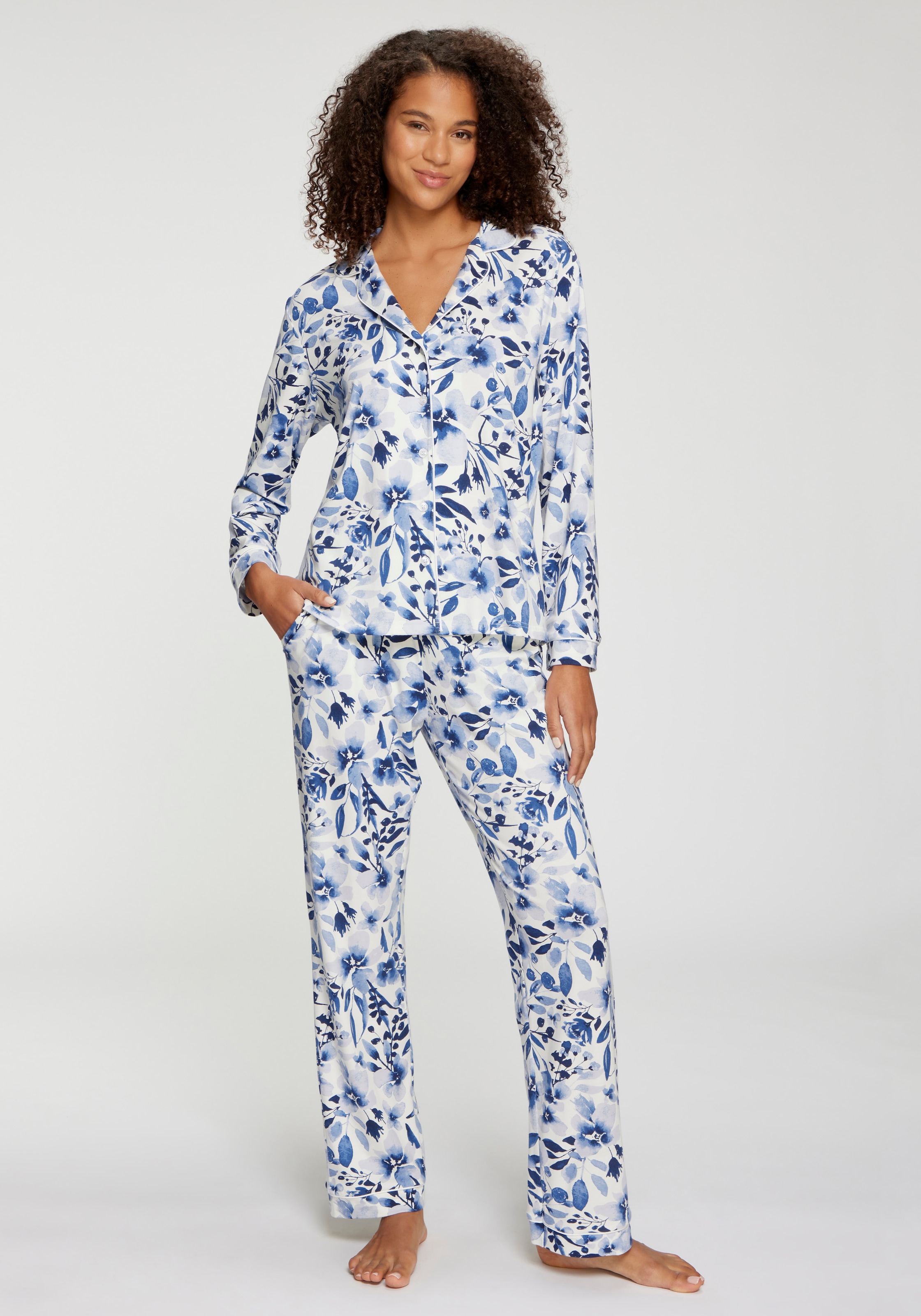 LASCANA Pyjama Set, 2 mit Blumen-Alloverprint