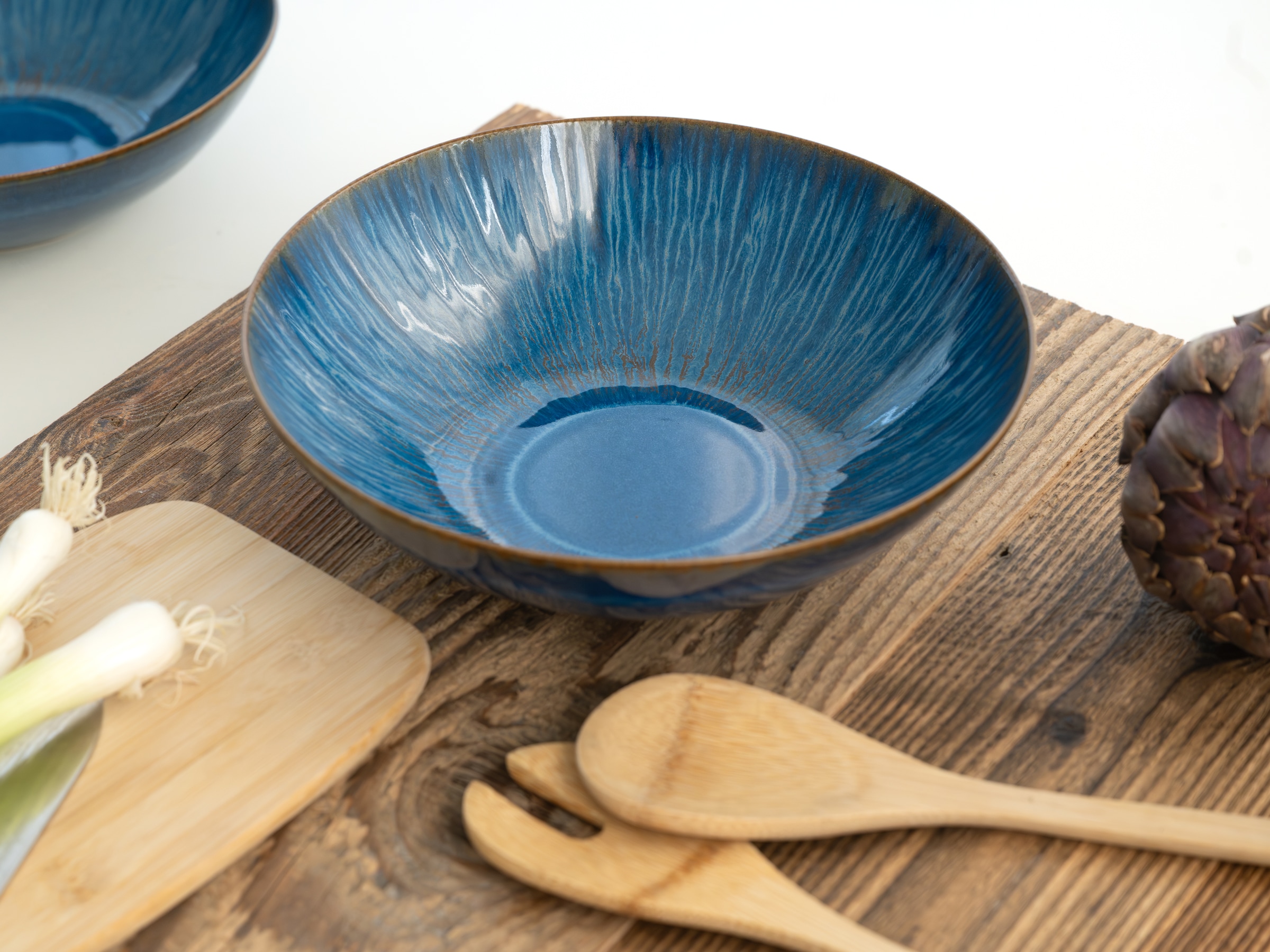 CreaTable Salatschüssel »Sea Breeze blau, Salatschüssel 24 cm 2er Set« 2 Stk. aus Steinzeug Reaktive intensiv leuchtende Spezialglasur