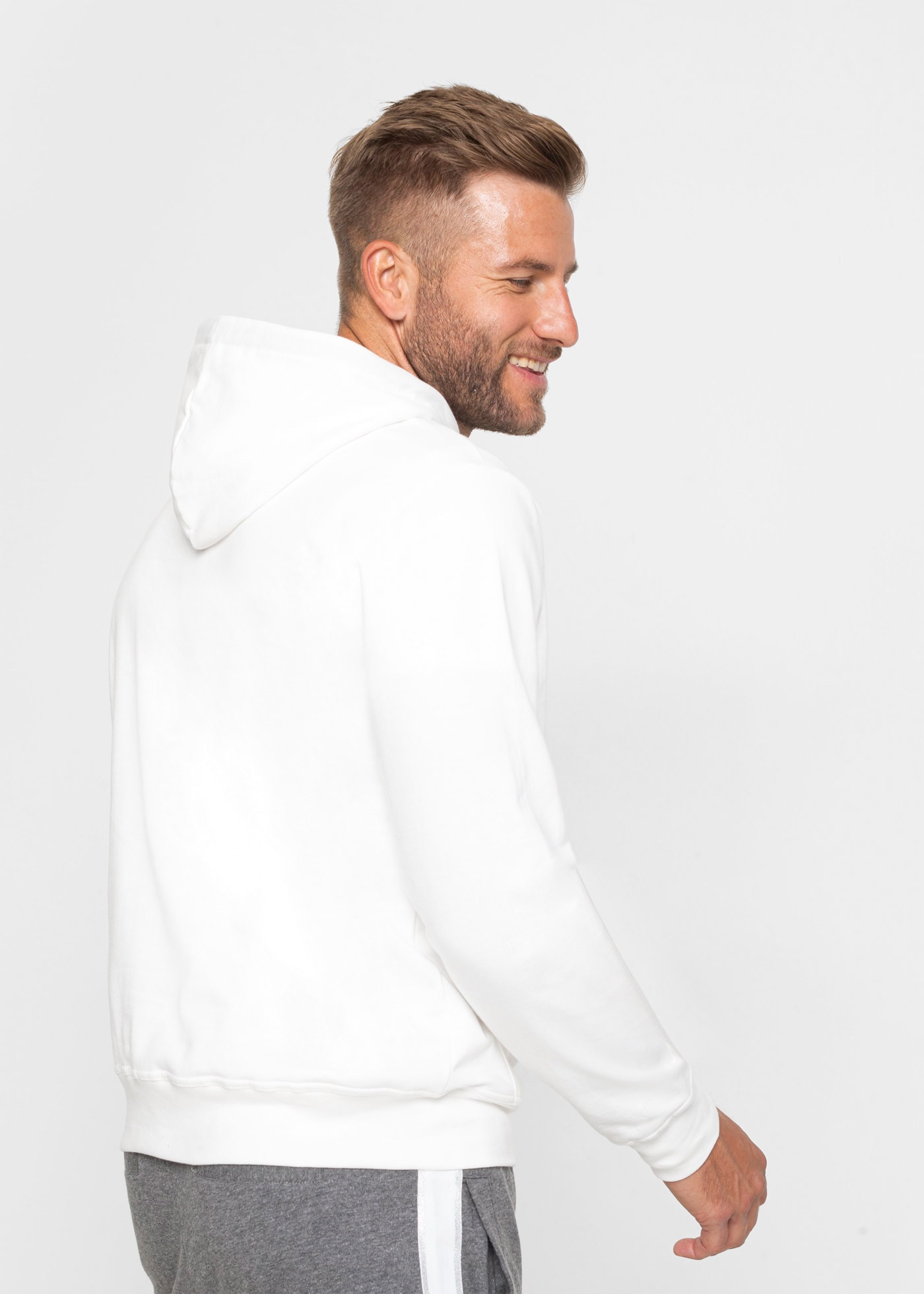 bonprix Hoodie »Hoodie aus reiner Baumwolle«, Regular Fit, mit Kängurutasche, weich angeraute Innenseite
