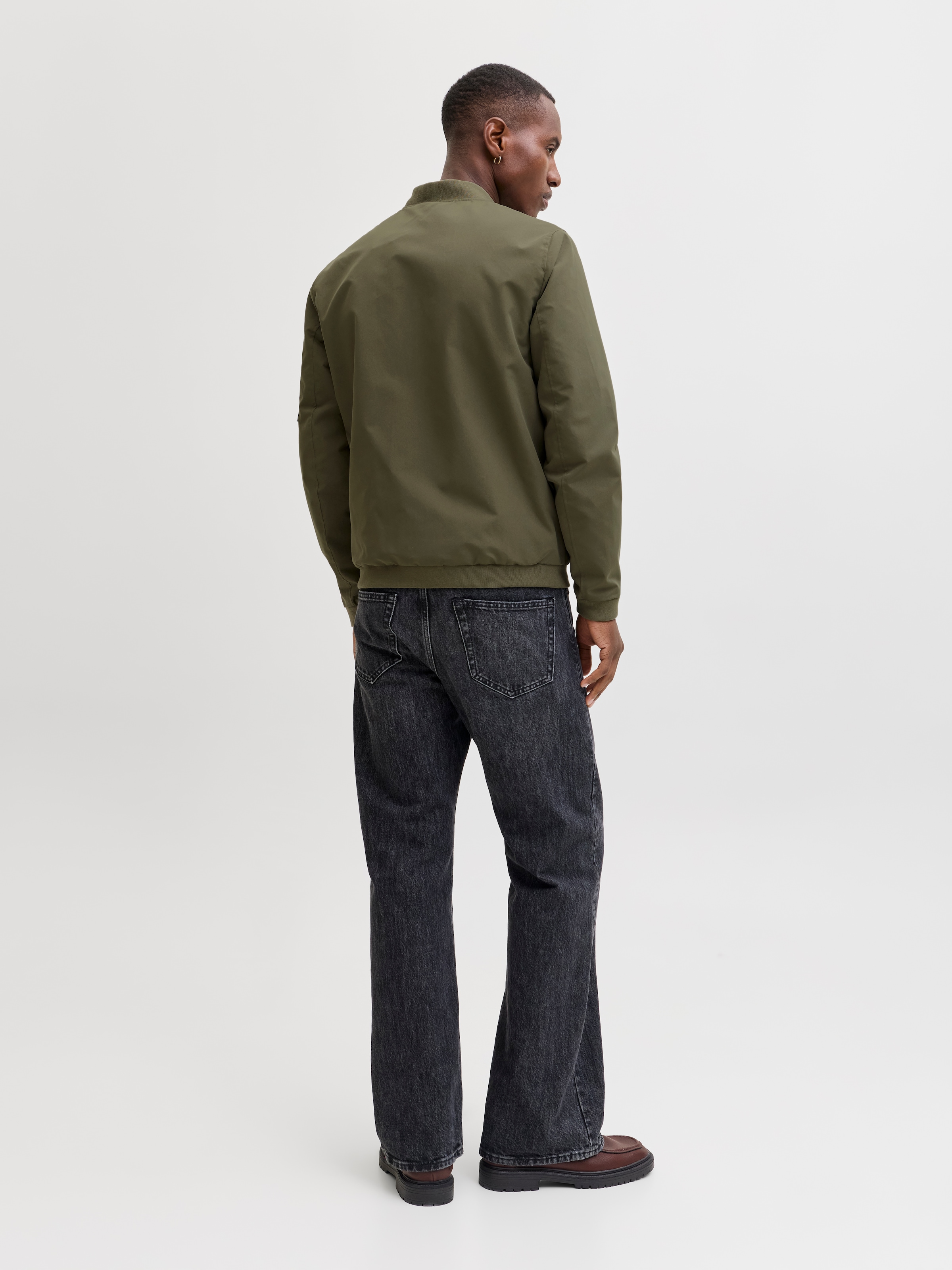 Jack & Jones Blouson »JJERUSH mit Stehkragen und Reißverschlusstaschen« ohne Kapuze unifarben, modisch, regular fit, Polyester