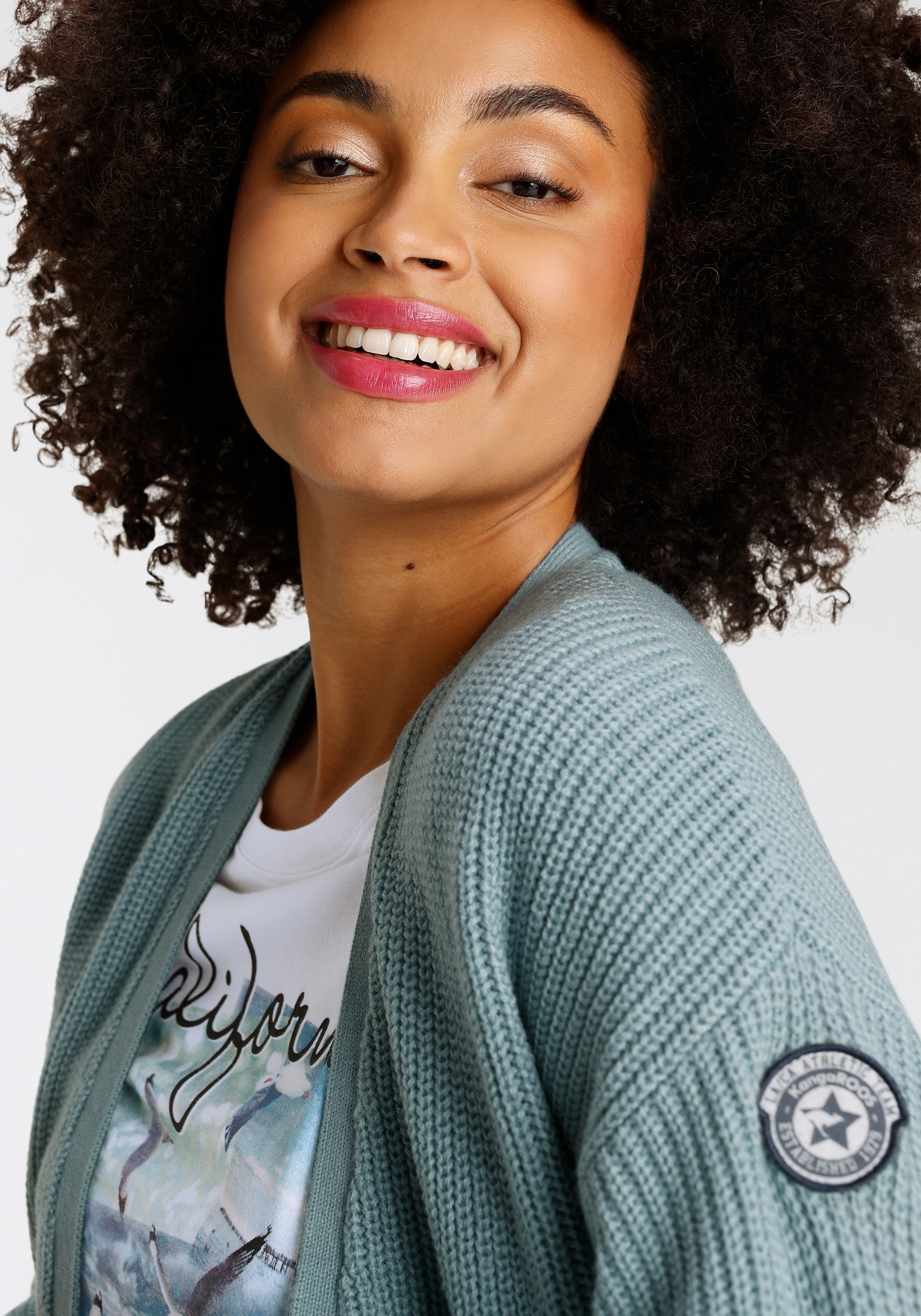 KangaROOS Strickjacke, aus kuscheligem Strick