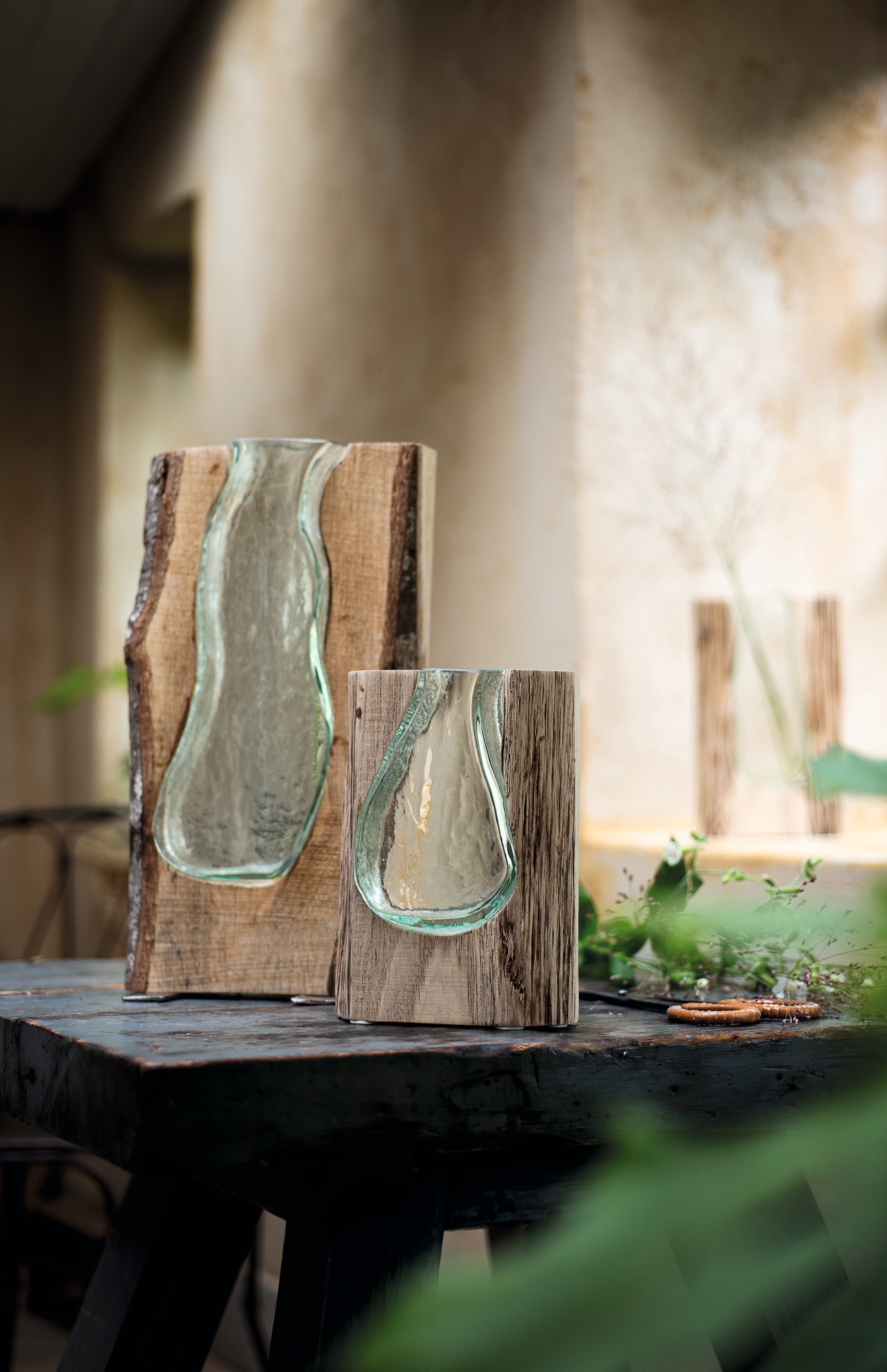 LEONARDO Dekovase »Tischvase CASOLARE«, (1 St.), aus Glas und Holz, handgefertigt