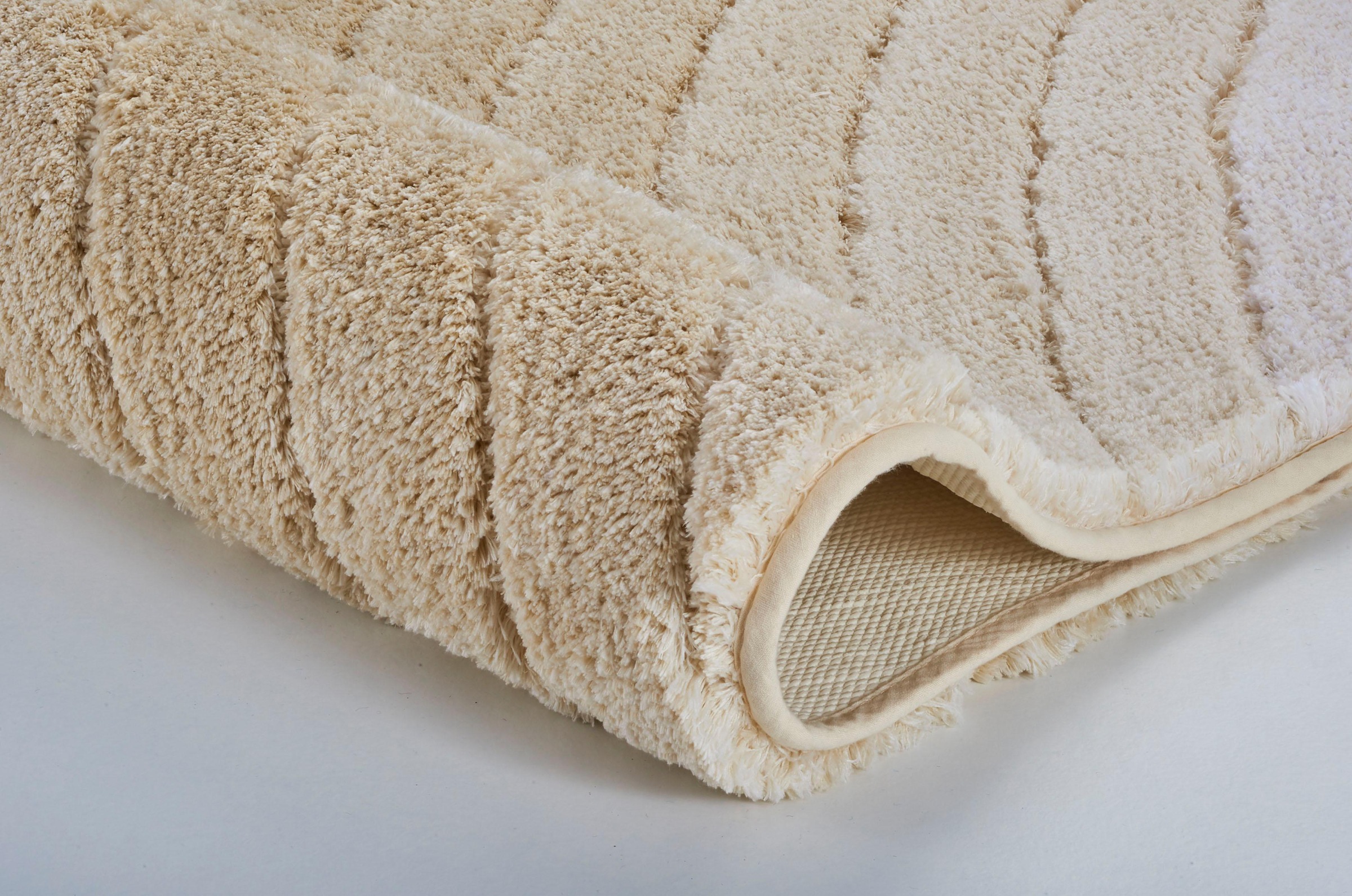 Kleine Wolke Badematte »Tender«, rutschhemmend beschichtet, fußbodenheizungsgeeignet, Badteppich, Wellen Design, mit Farbverlauf, Hoch-Tief Effekt, waschbar