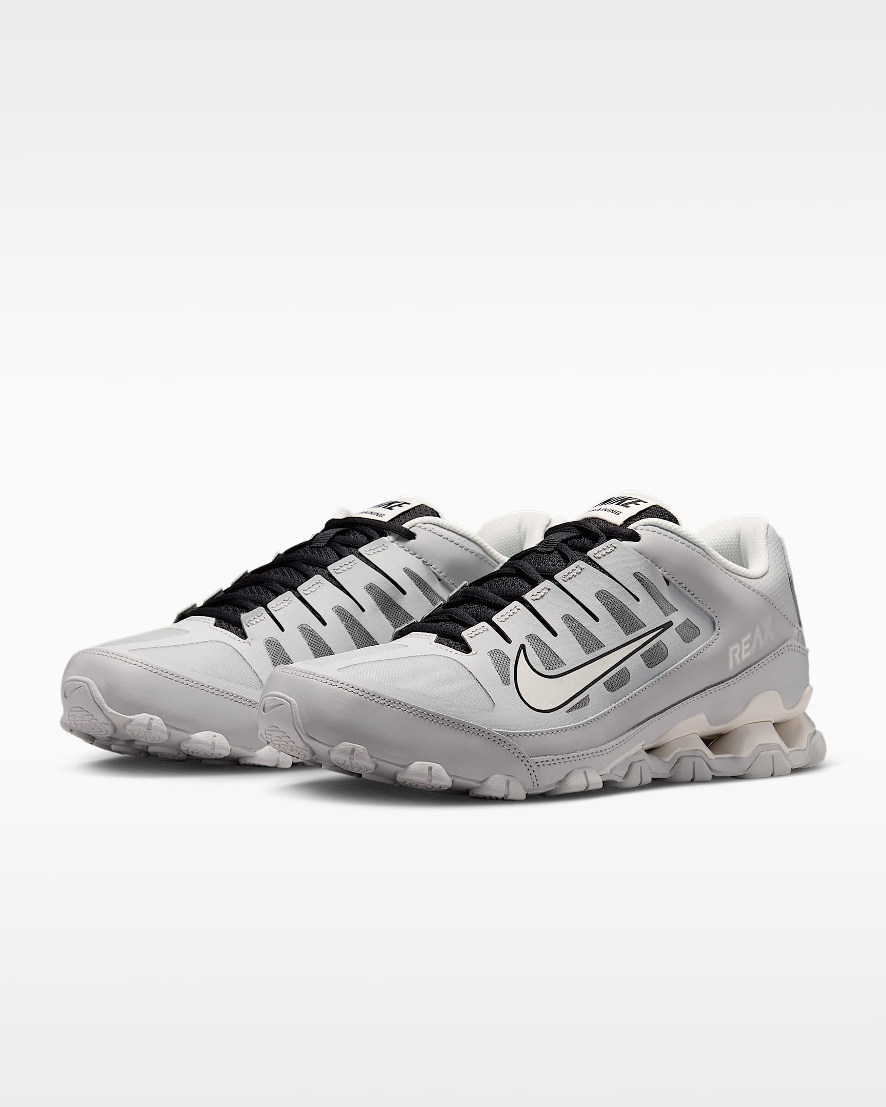 Nike Trainingsschuh »Reax 8 TR«  inspiriert vom Design des Nike Shox TL