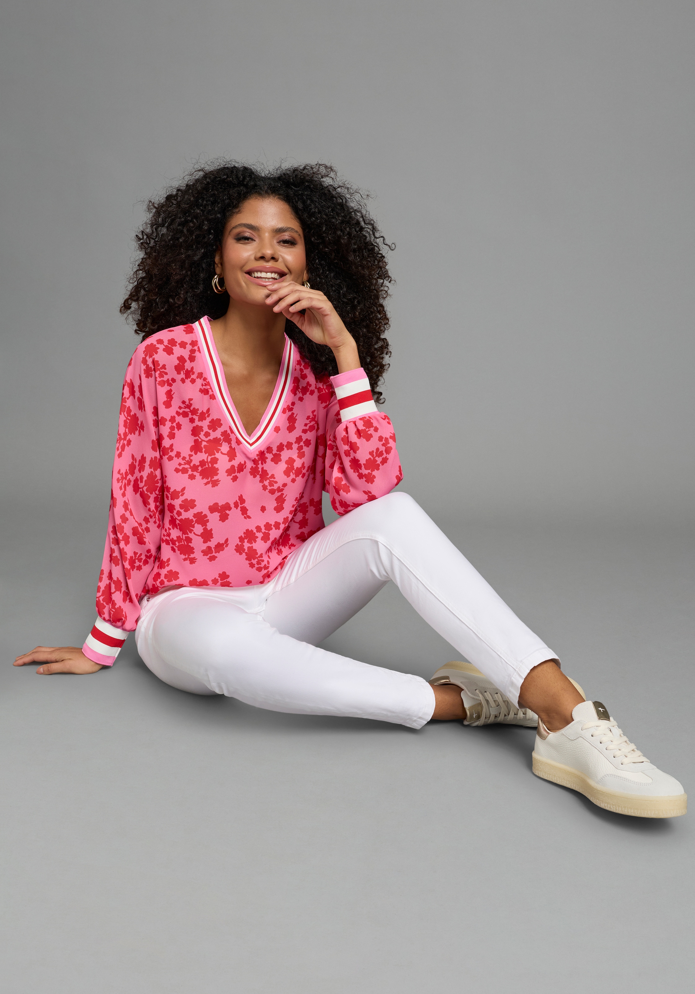 Laura Scott Chiffonbluse leicht transparent, mit Fledermaus-Ärmeln, und V-Ausschnitt