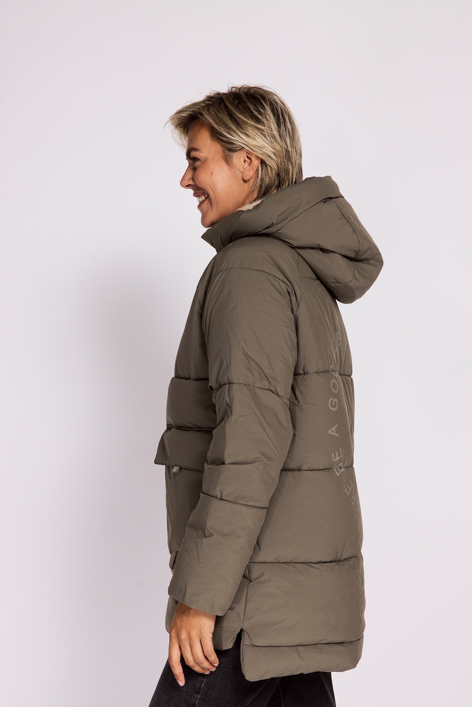 Zhrill Steppjacke »ZHNIEKA« mit Kapuze mit Kapuze und Logo-Druck auf dem Rücken