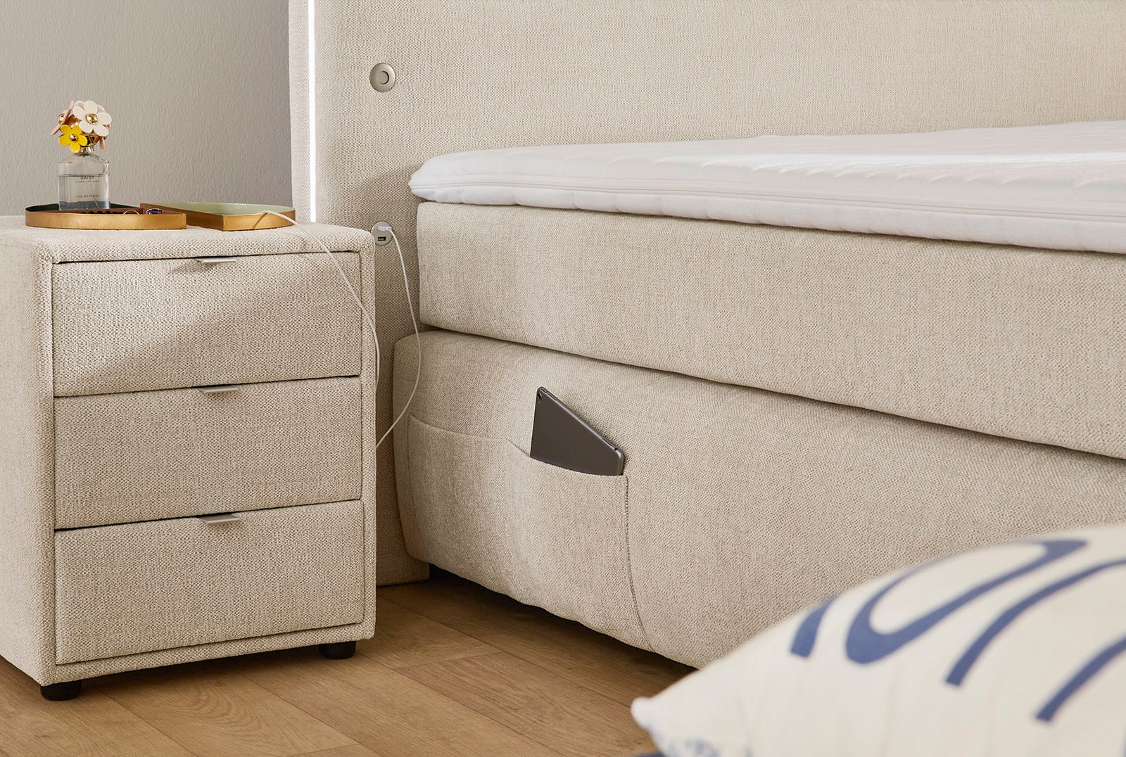 Jockenhöfer Gruppe Boxspringbett »Livia« inklusive LED-Beleuchtung, 4x USB-Ladeports, 7-Zonen-TTFK-Matratze