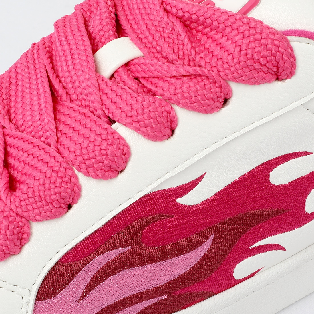 Buffalo Sneaker »LIBERTY«  , Freizeitschuh, Schnürschuh, Halbschuh mit trendigem Flammenmotiv