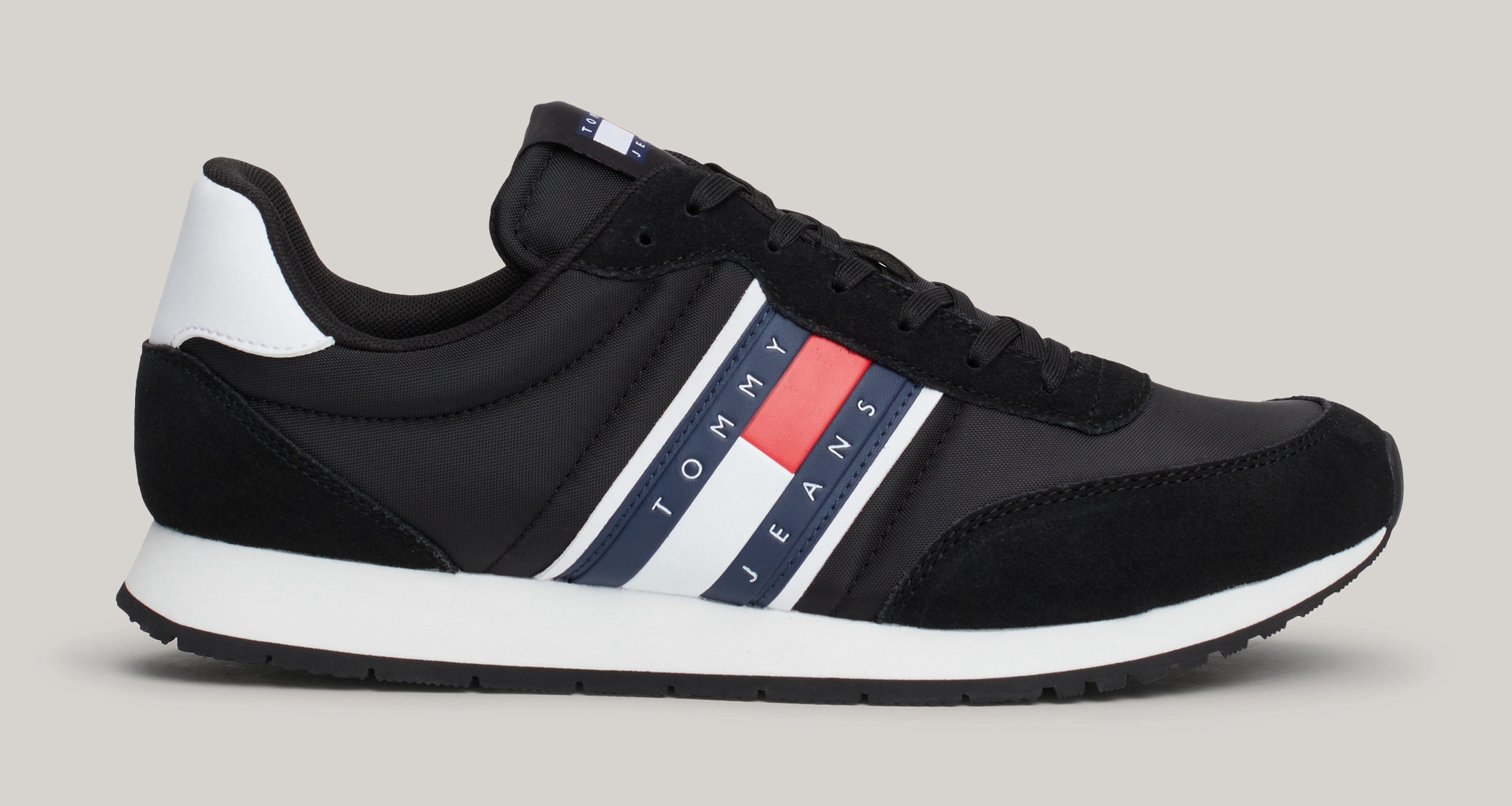 Tommy Jeans Sneaker »TJM RUNNER CASUAL ESS«, Freizeitschuh, Halbschuh, Schnürschuh mit seitlicher Logoflagge