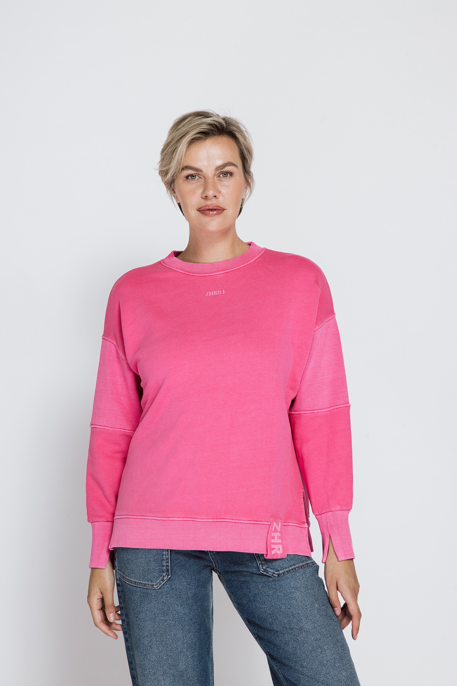 Zhrill Sweater »OLEA«, bequeme Passform / Rundhals / Modische Schlitze
