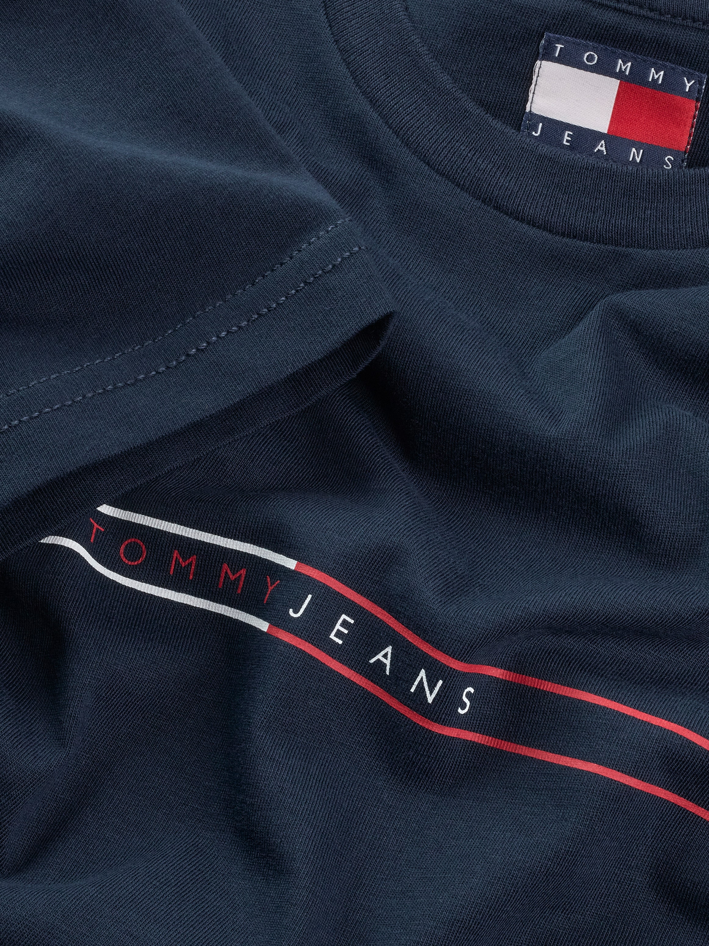 Tommy Jeans Kurzarmshirt »TJM SLIM ENTRY GRAPHIC TEE EXT«, Mit Rundhalsausschnitt