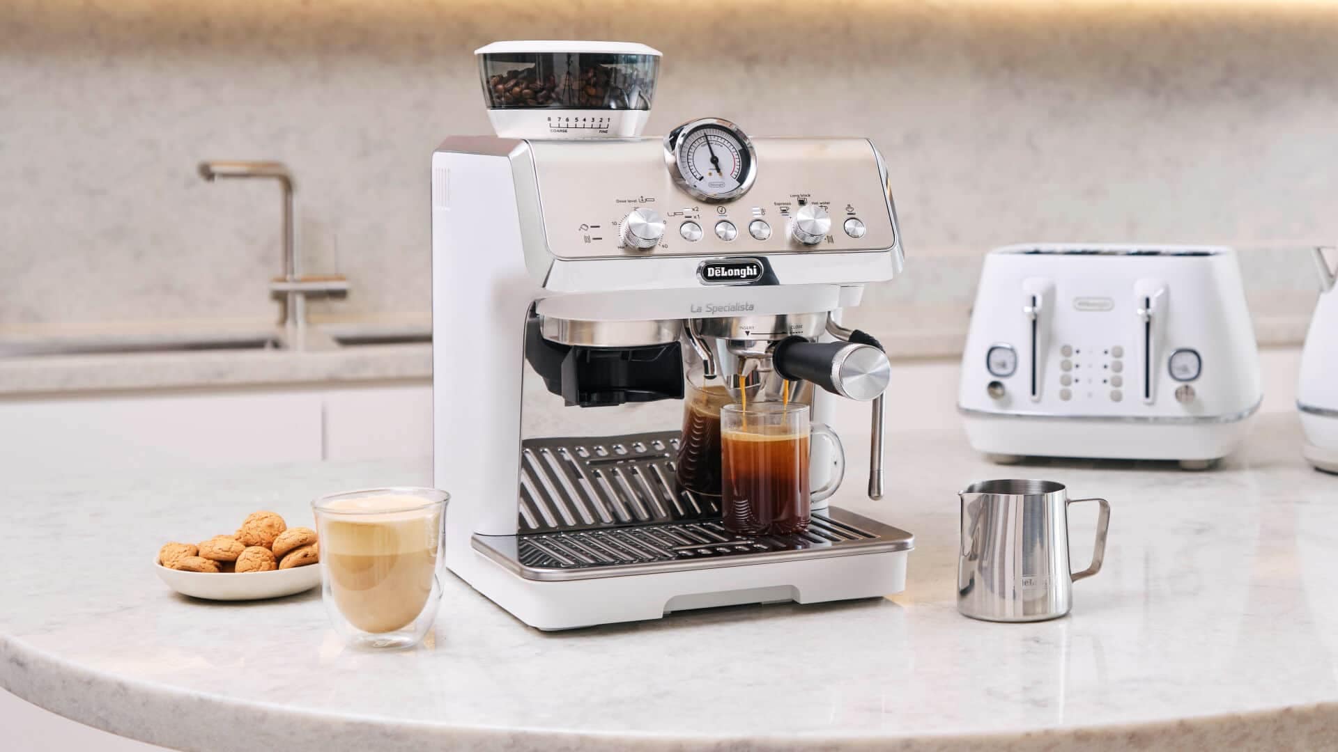De'Longhi Espressomaschine »LA SPECIALISTA EC9155.W«, weiß, Siebträger mit MyLatte Art System