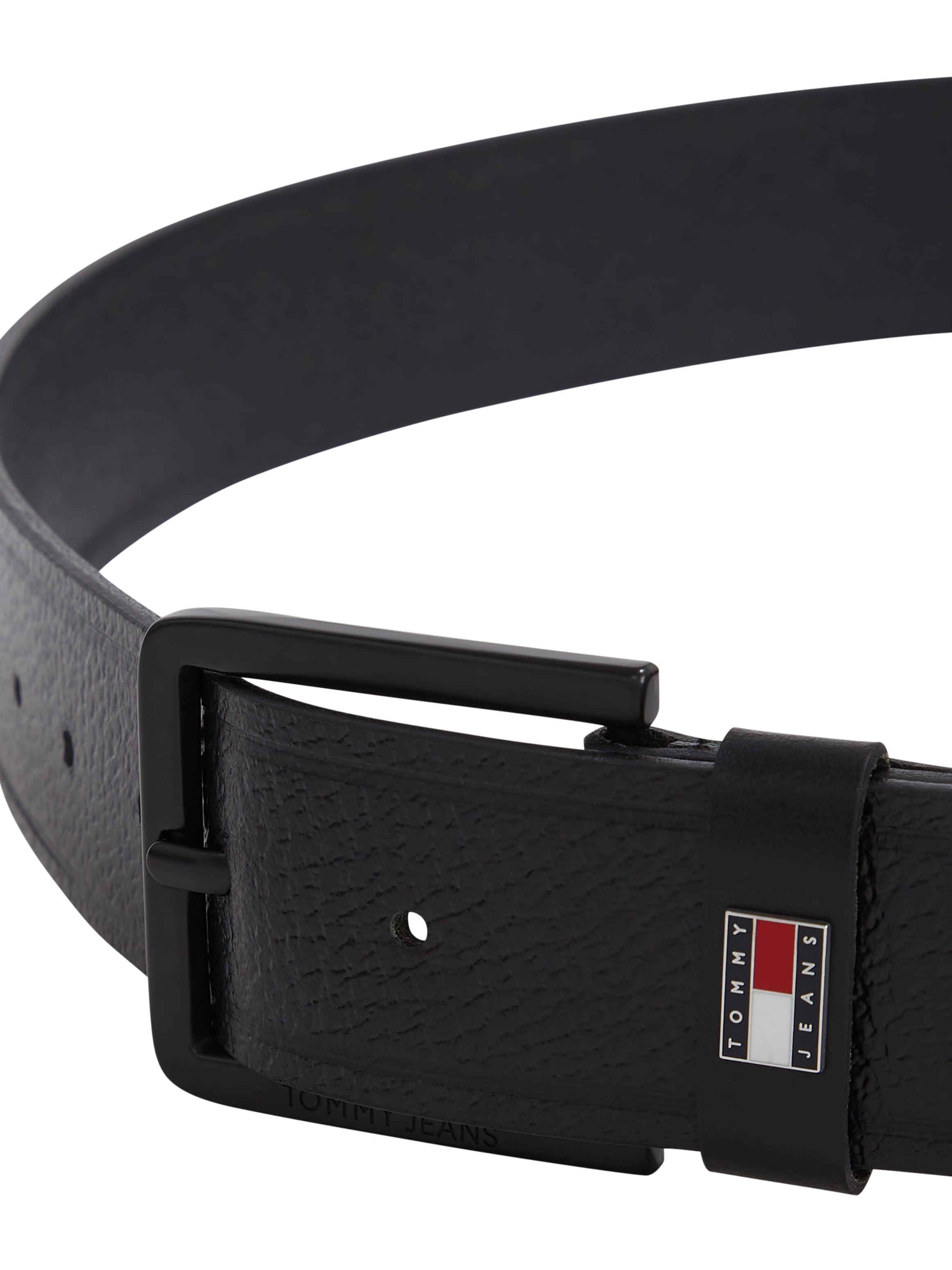 Tommy Jeans Ledergürtel »TJM ELEVATED FLAG LEATHER 3.5«, Größenverstellbar, Markenlogoemblem aus Metall