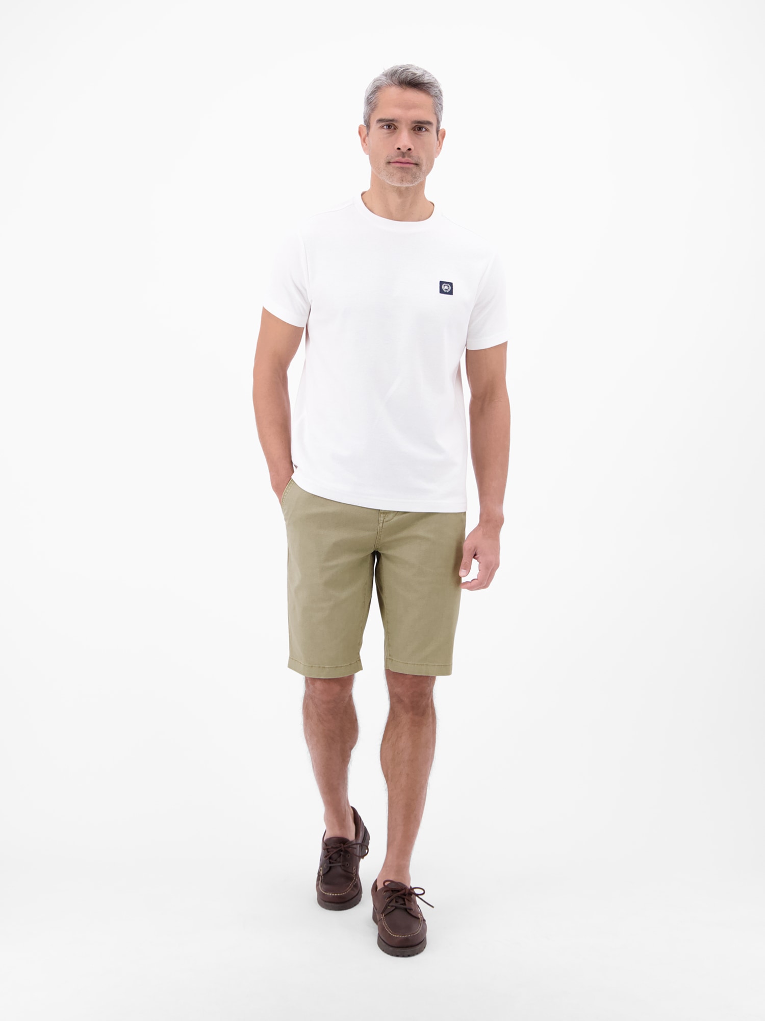LERROS Chinoshorts »Bequeme Chino-Bermuda mit Gürtel und Minimalprint«  Leichte Sommershorts aus 98% Baumwolle und 2% Elasthan, mit 4 Taschen