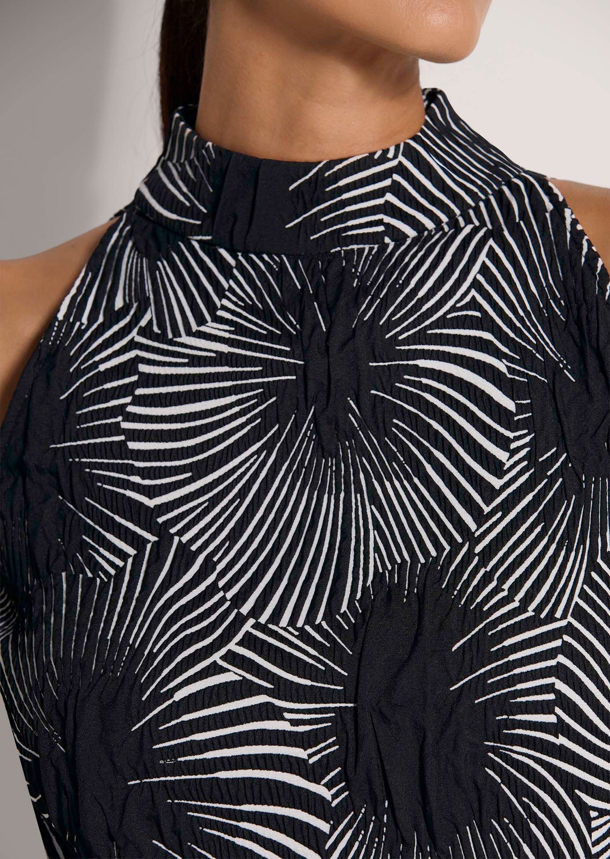 MADELEINE Kurzarmshirt »Shirt Print-Neckholder mit Stehkragen und gerader Form« Stehkragen mit Knöpfen