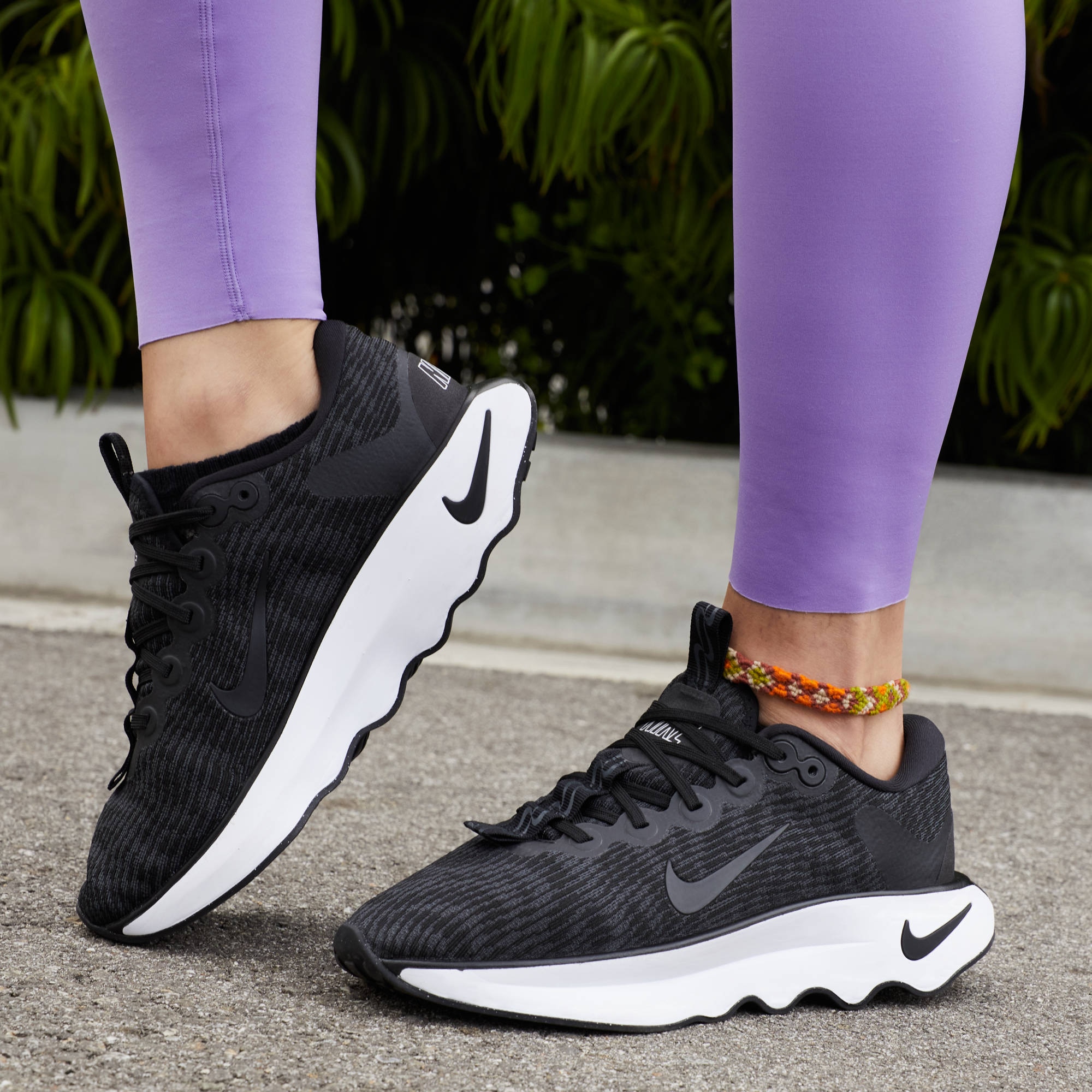 Nike Trainingsschuh »WMNS MOTIVA«