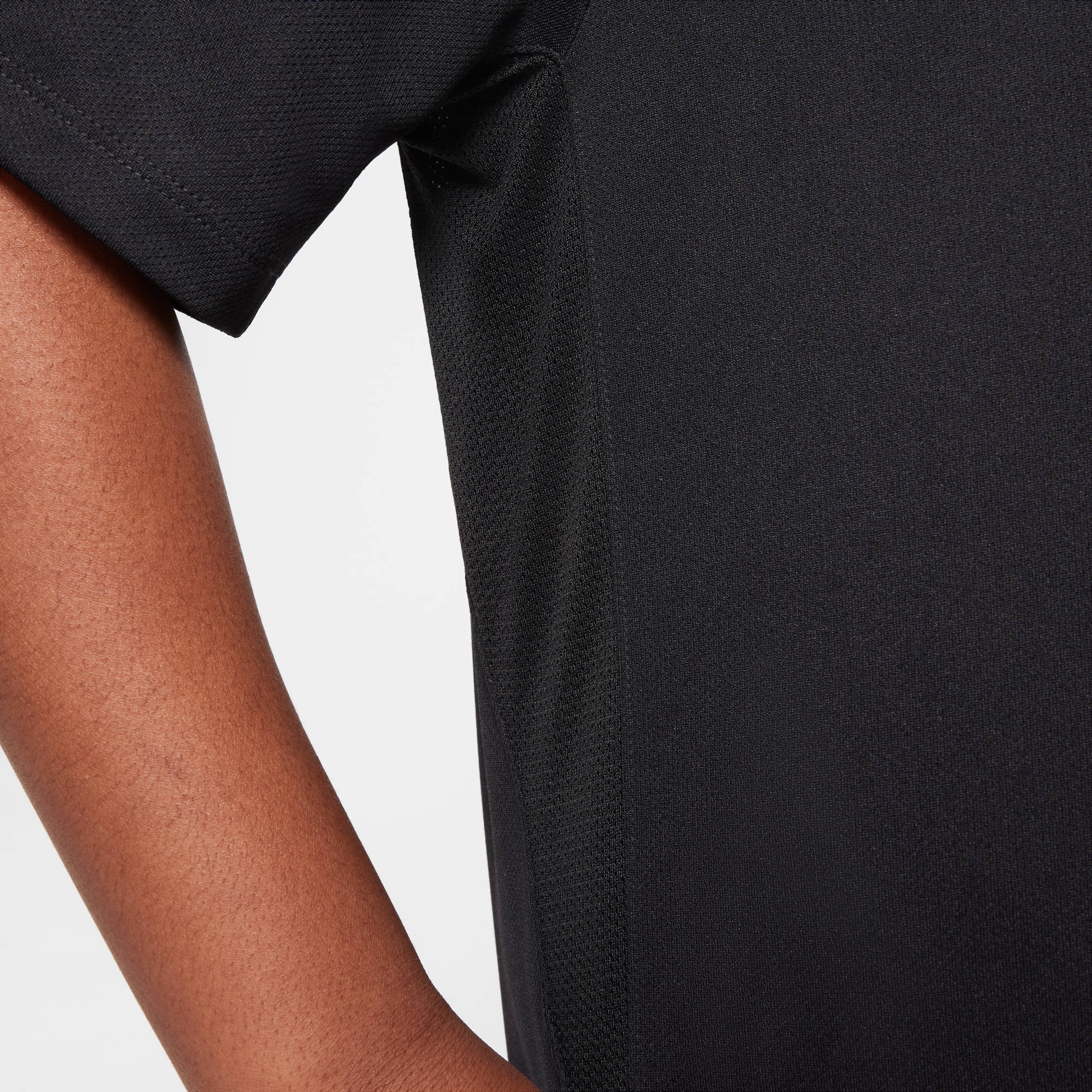 Nike T-Shirt »B NK DF MULTI SS TOP GX LOVE« für Jugendliche, sportlicher Stil, für Freizeit und Aktivitäten