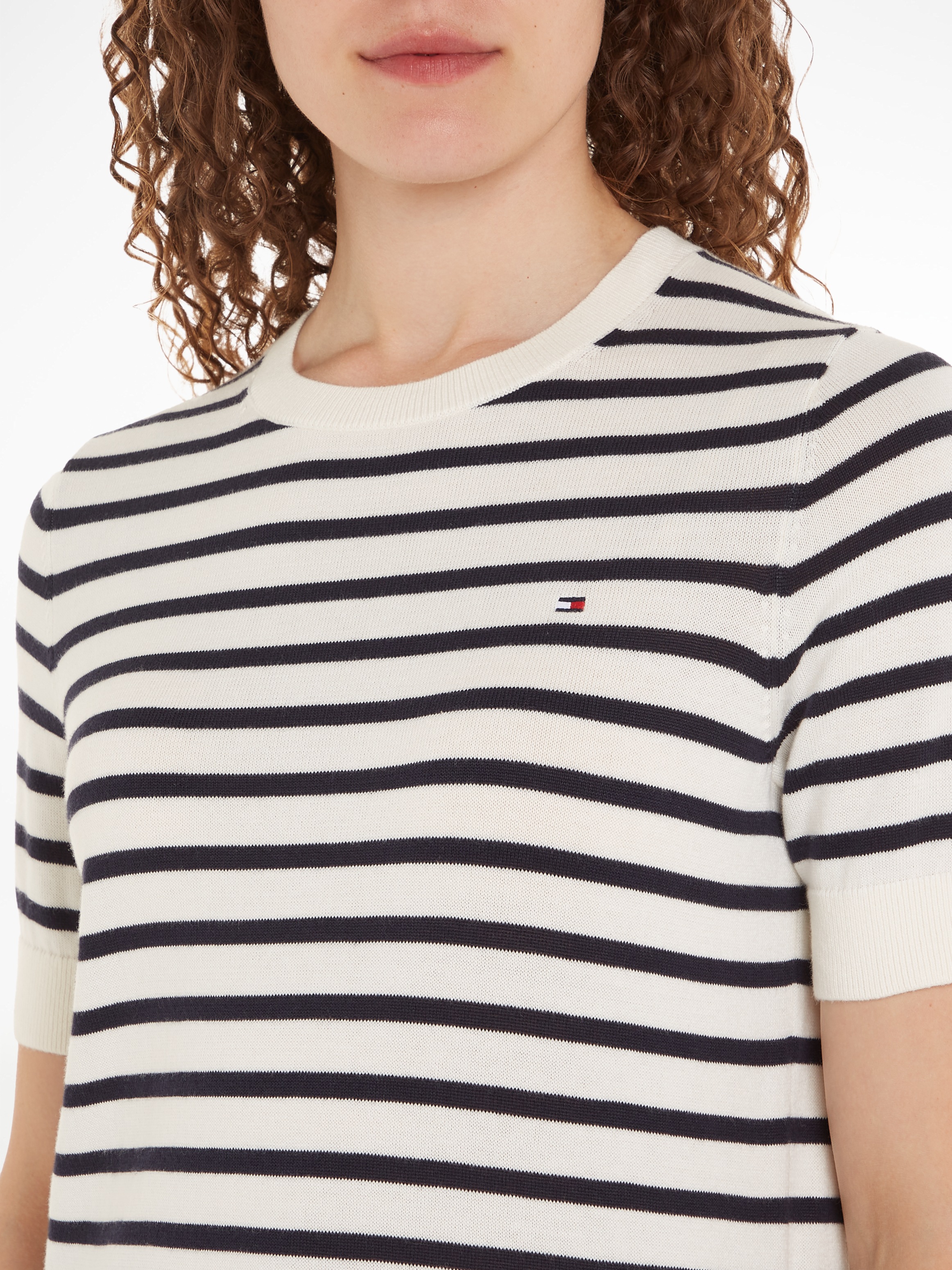 Tommy Hilfiger Kurzarmpullover »CO JERSEY STITCH C-NK SS SWEATER«, mit Logostickerei