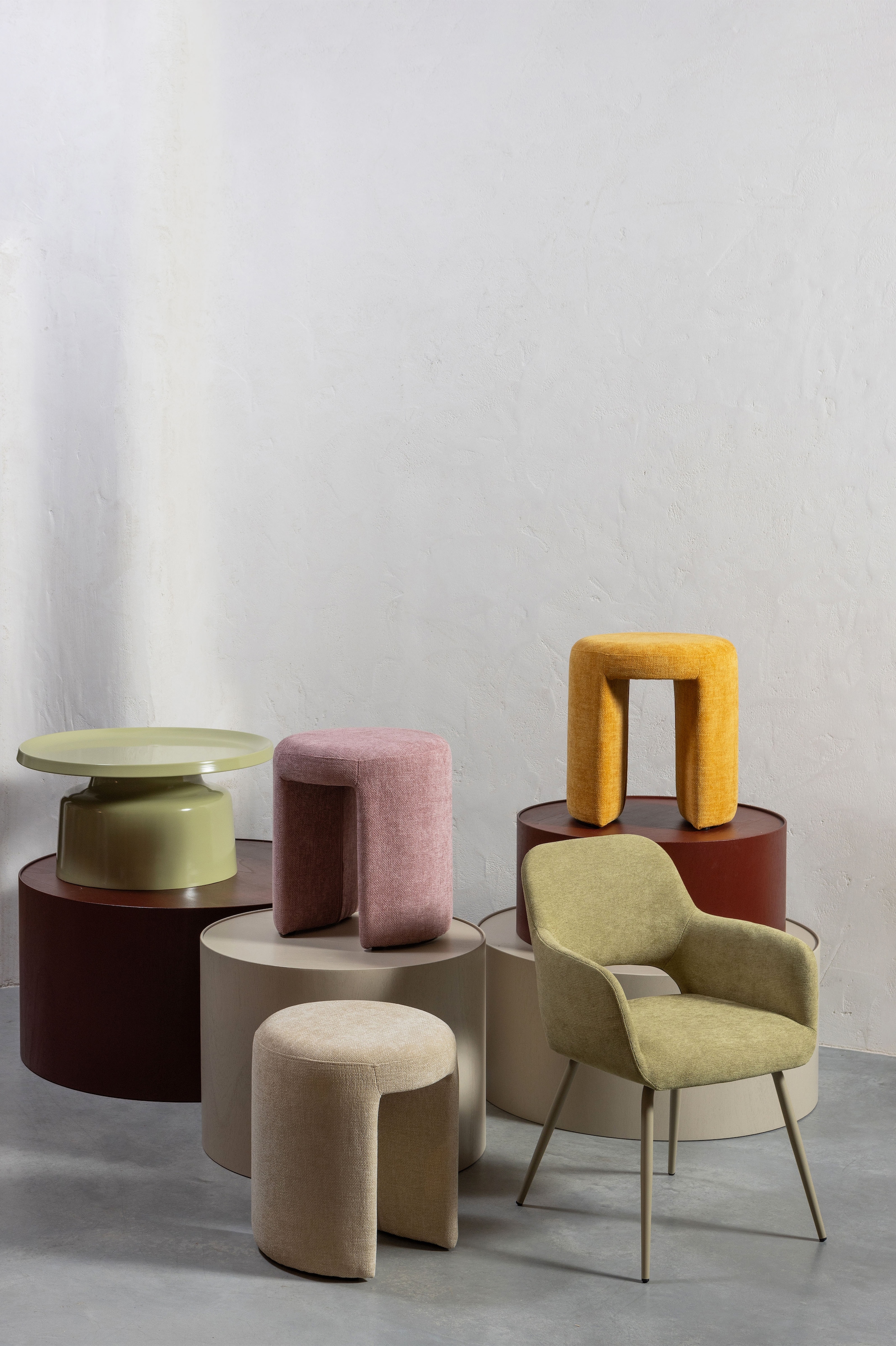 WOOOD Sitzhocker »Charlie kompakte Form, vollständig gepolstertes B 45 x T 45 x H 47 cm« Sehr hohe Verschleißfestigkeit, Tragkraft 100 kg, mittlere Sitzhöhe